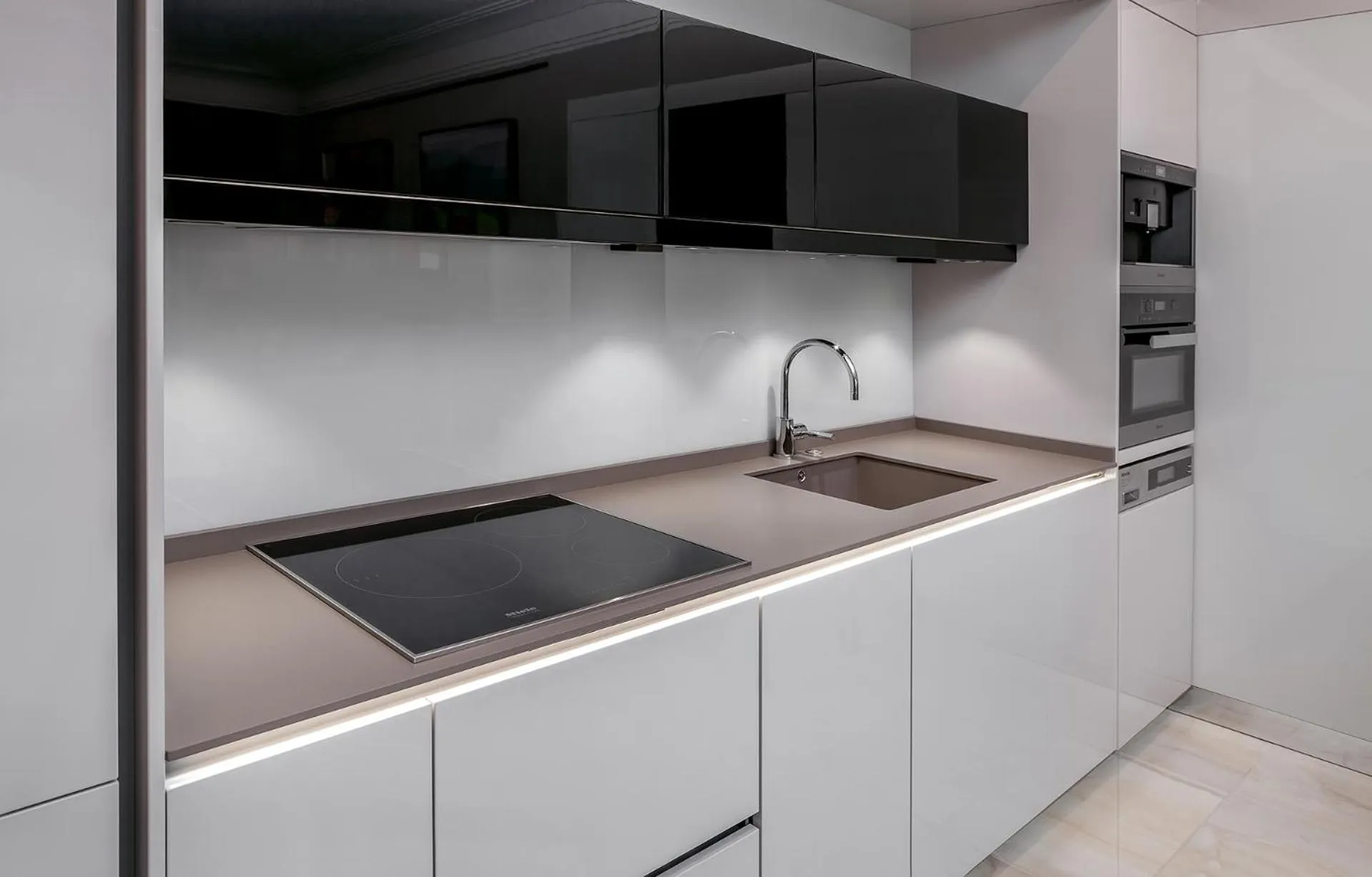 Kitchen or kitchenette in Alàbriga Hotel GL