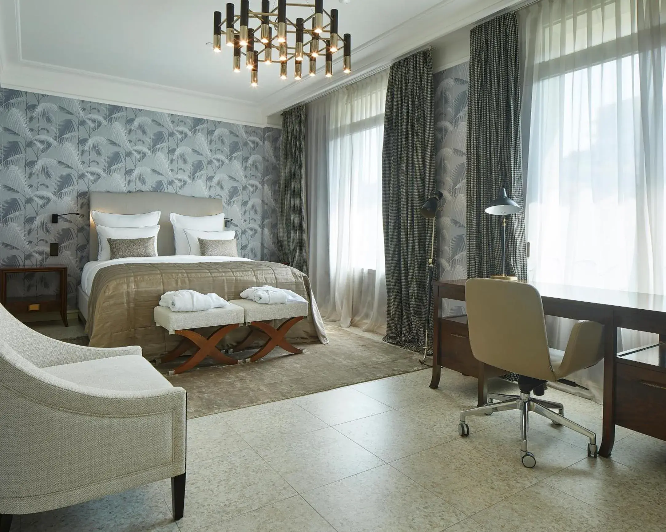 Junior Suite Standard in Alàbriga Hotel GL Junior Suite Standard in Alàbriga Hotel GL