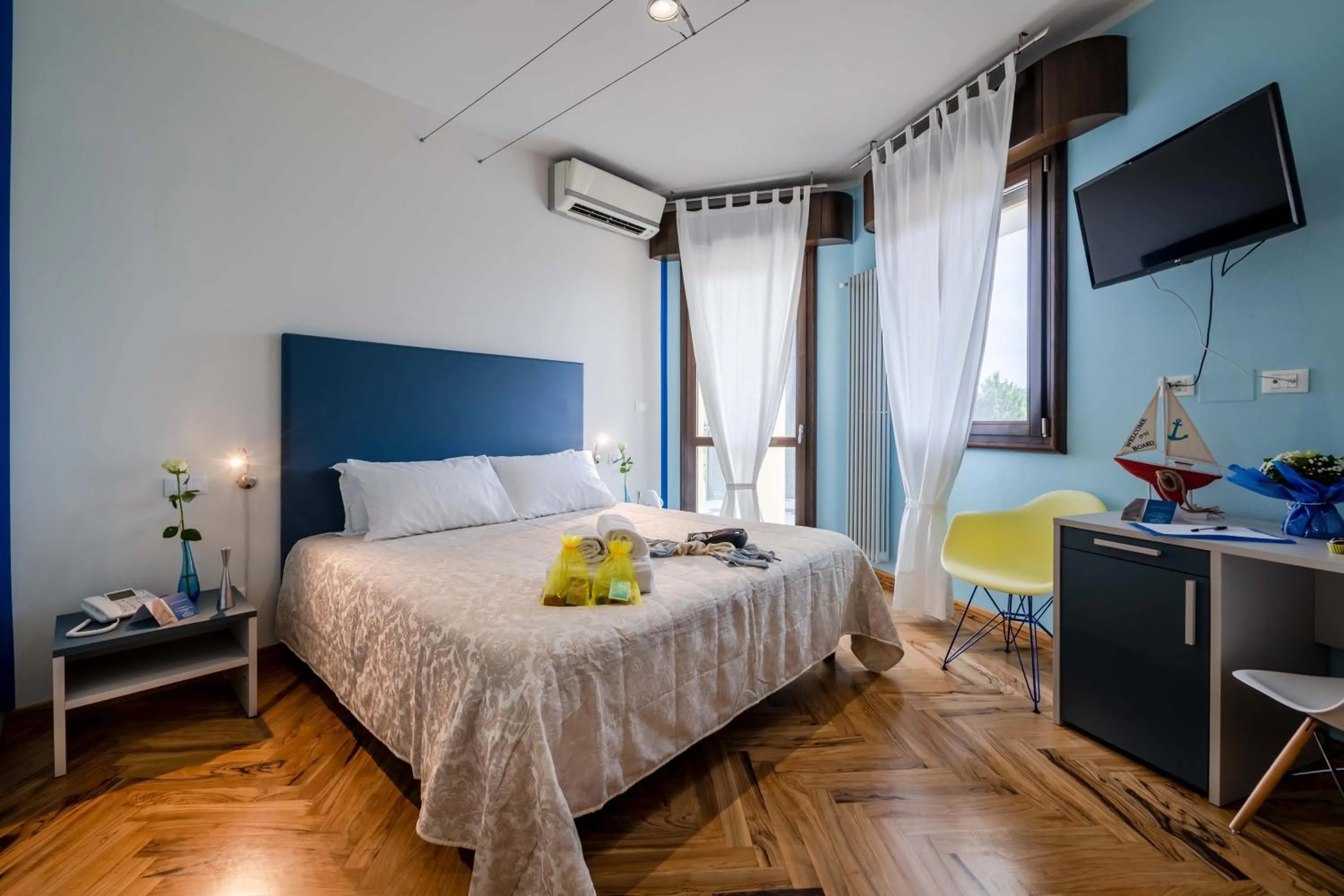 Photo of the whole room, Bed in AppartaHotel