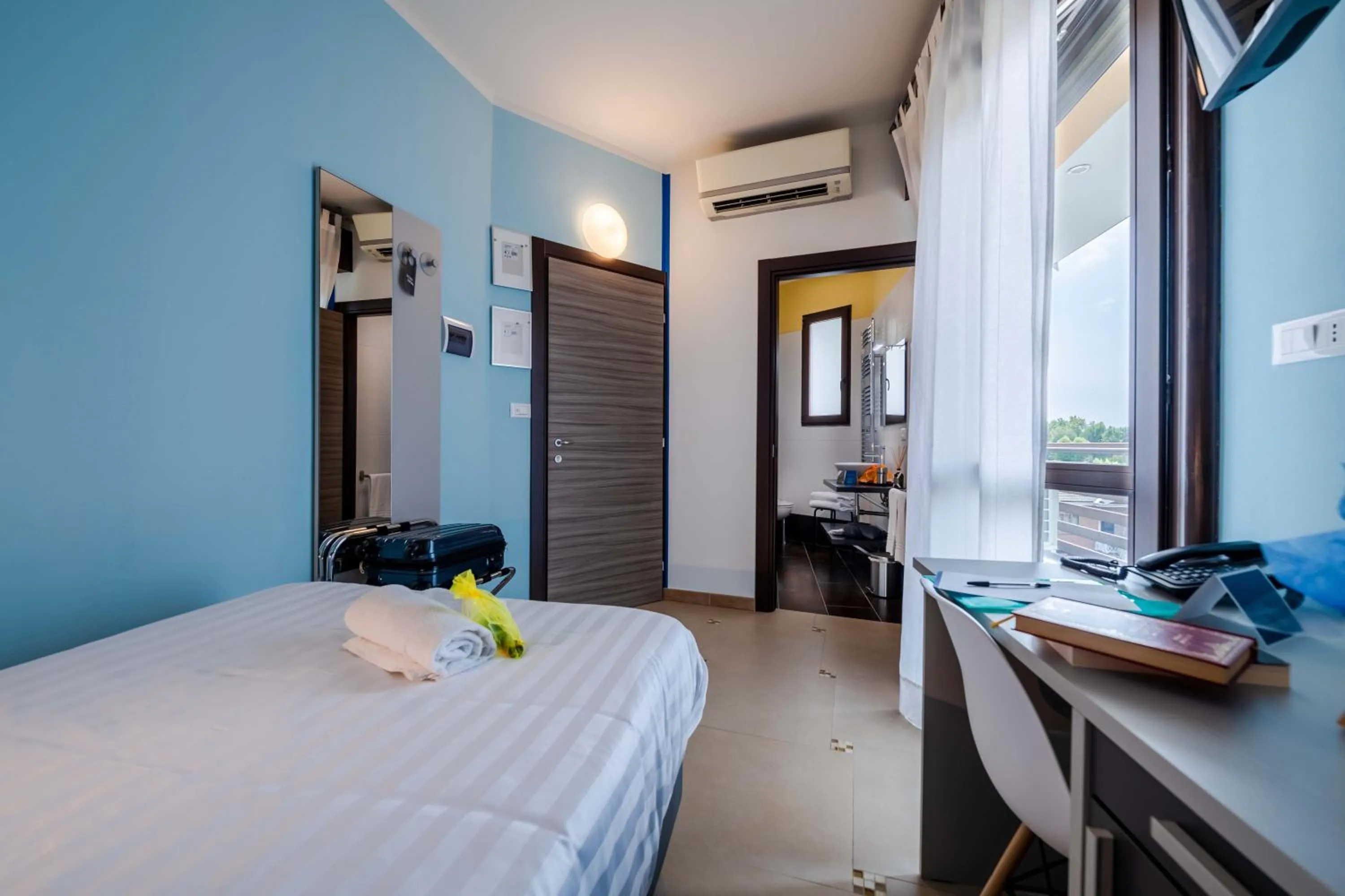 Photo of the whole room, Bed in AppartaHotel