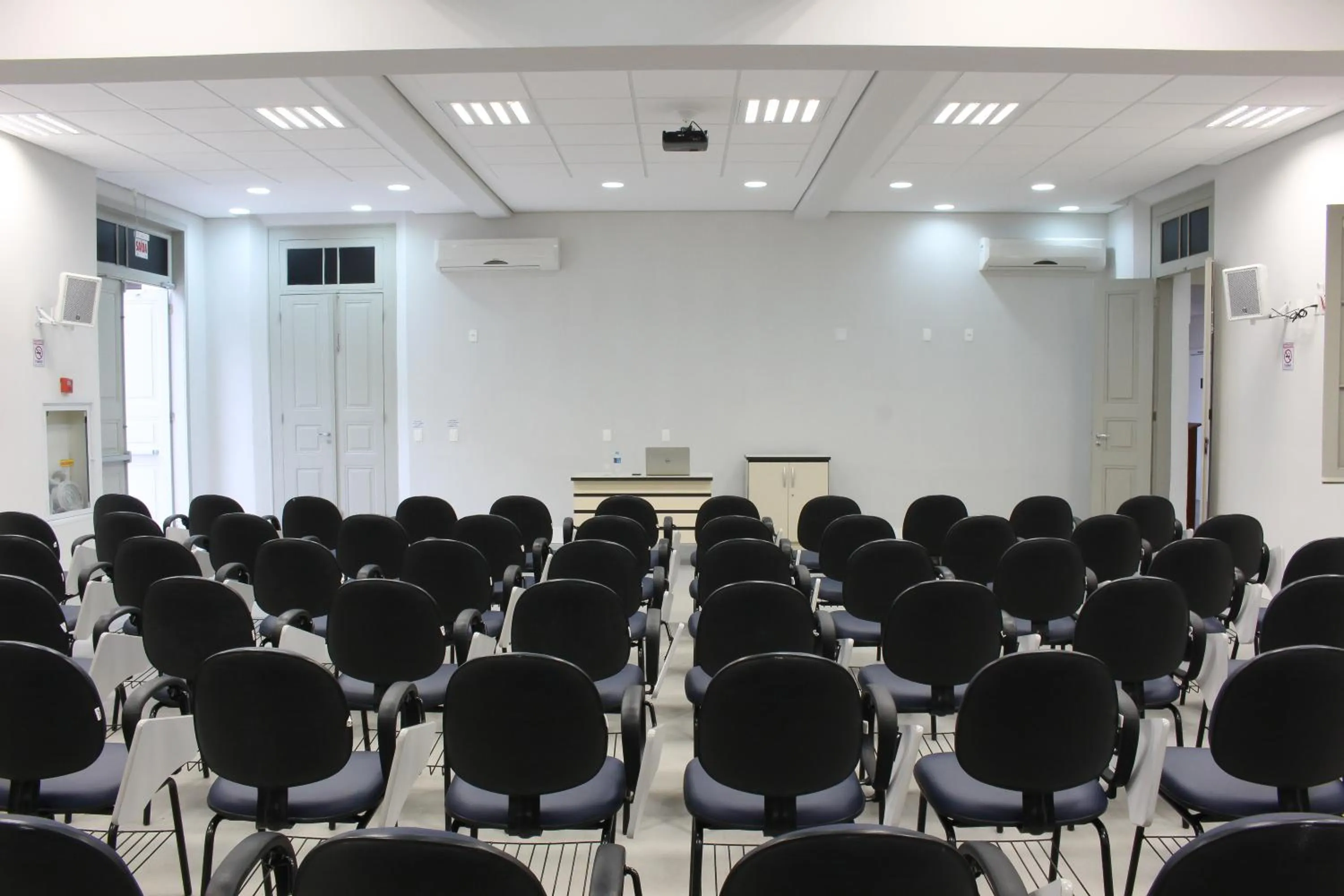 Business facilities in CEIC Pousada e Eventos