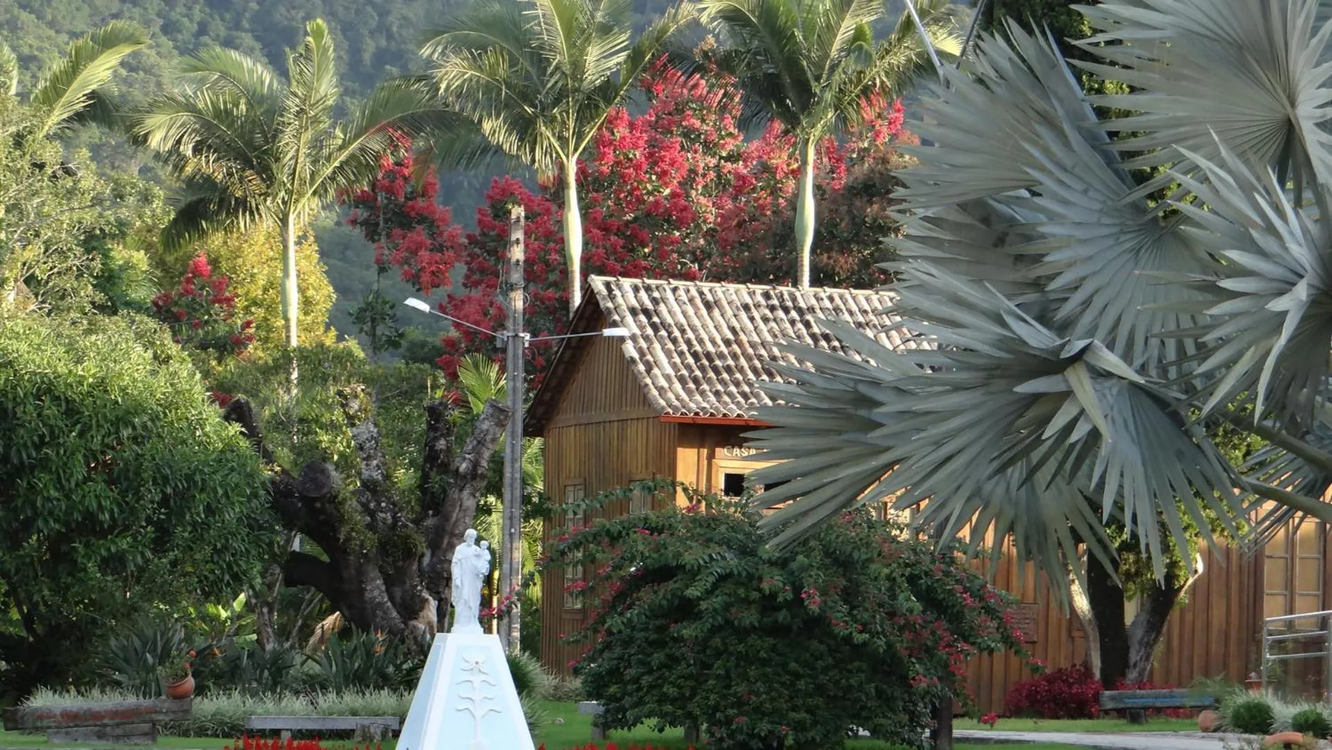 Garden in CEIC Pousada e Eventos