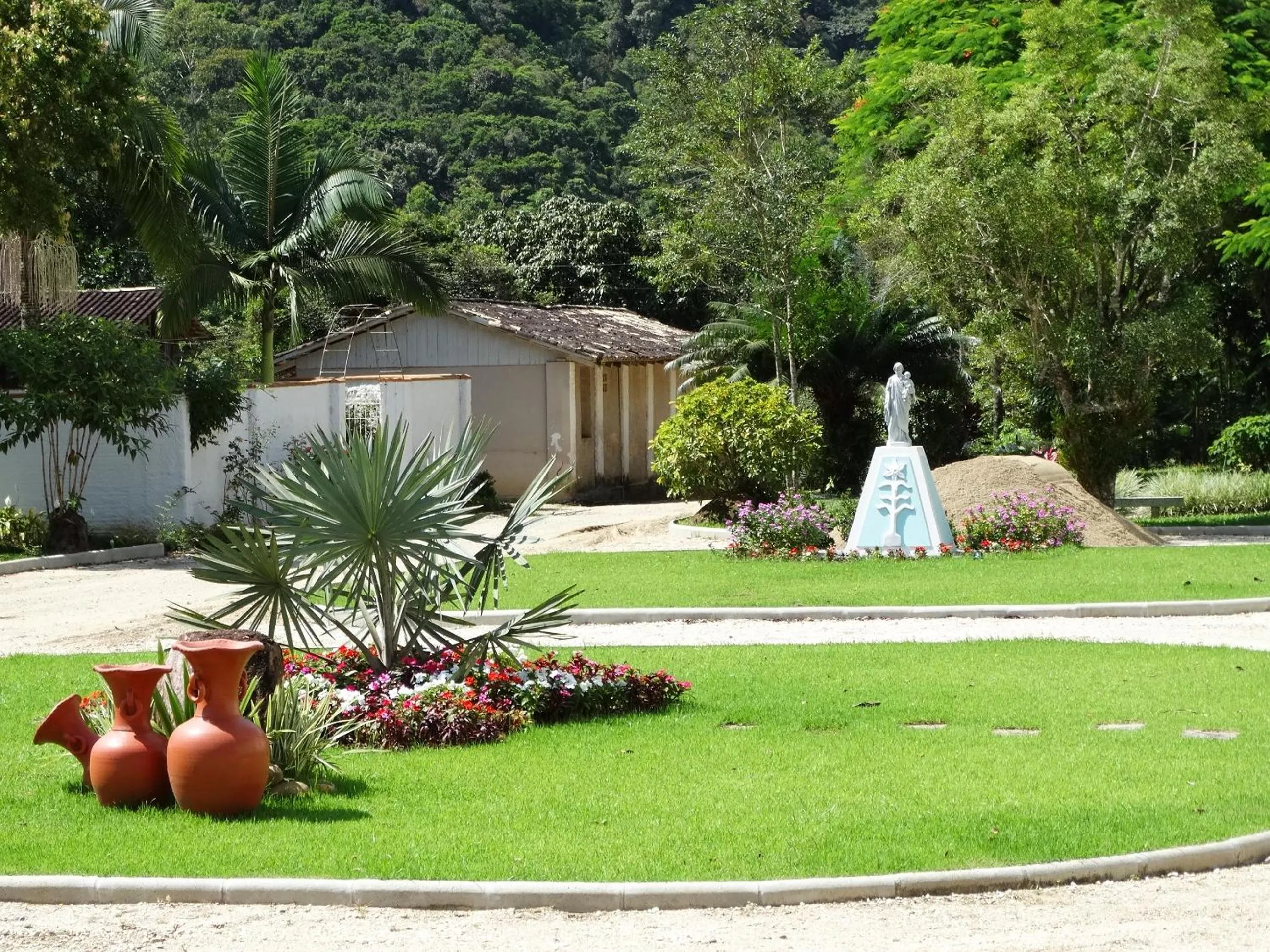 Garden in CEIC Pousada e Eventos