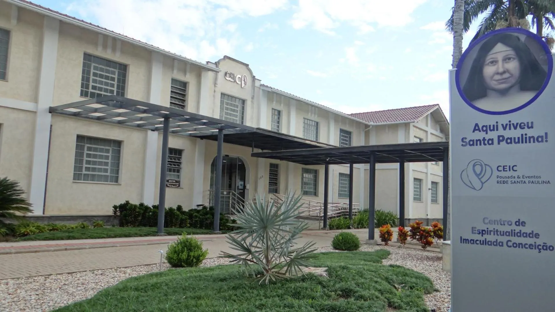 Facade/entrance in CEIC Pousada e Eventos