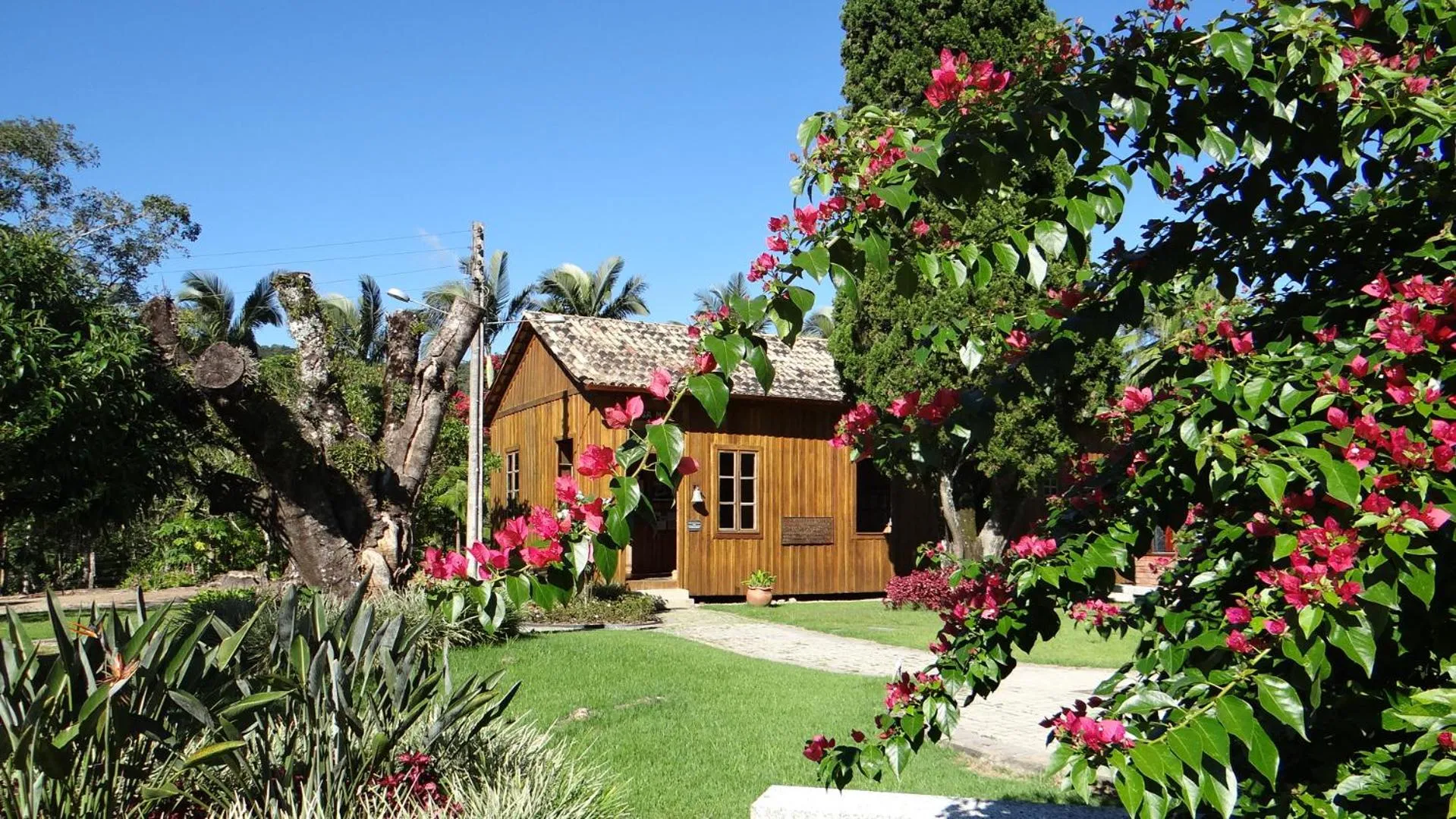 Garden in CEIC Pousada e Eventos