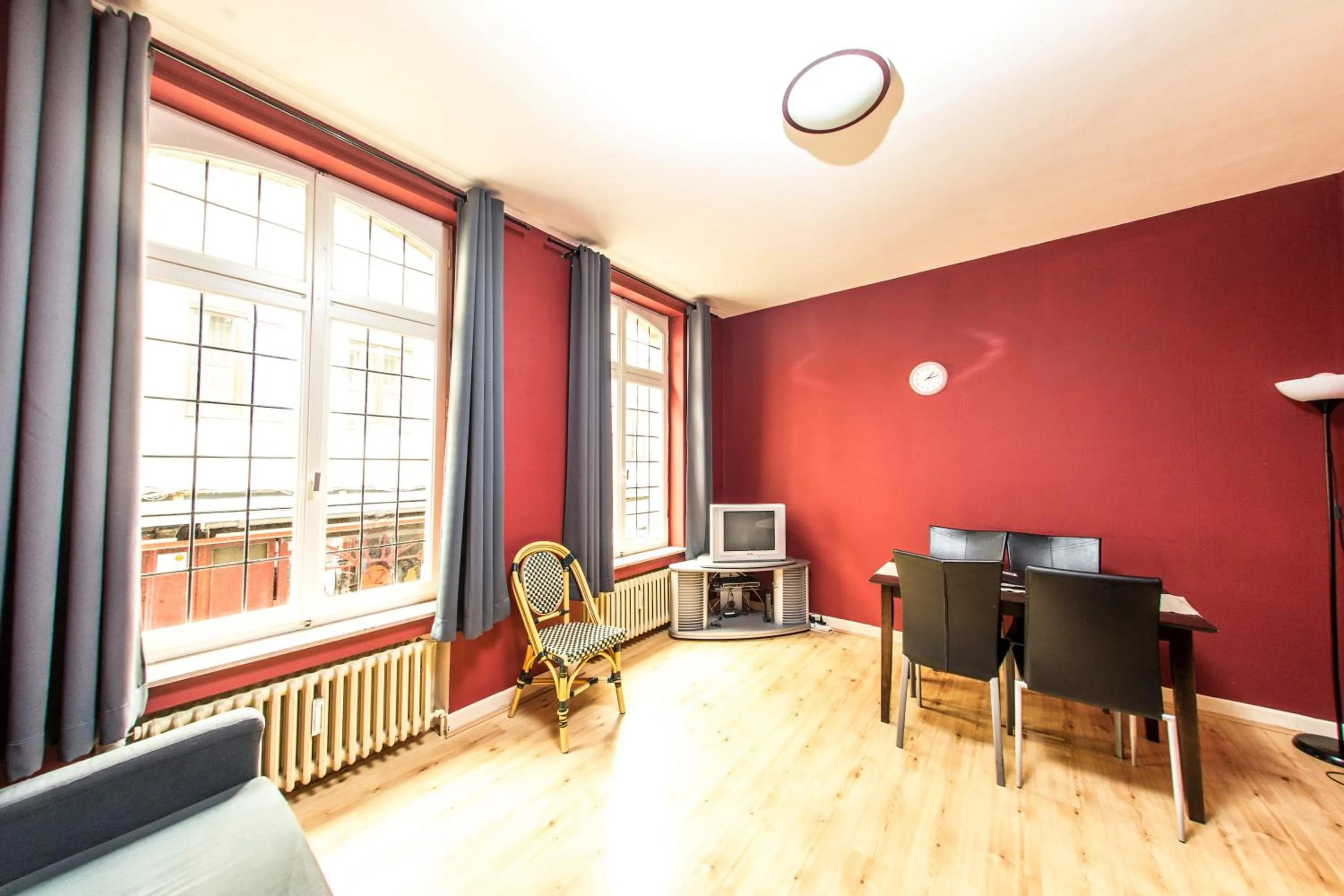 Dining area in Rentbynight Aparthotel