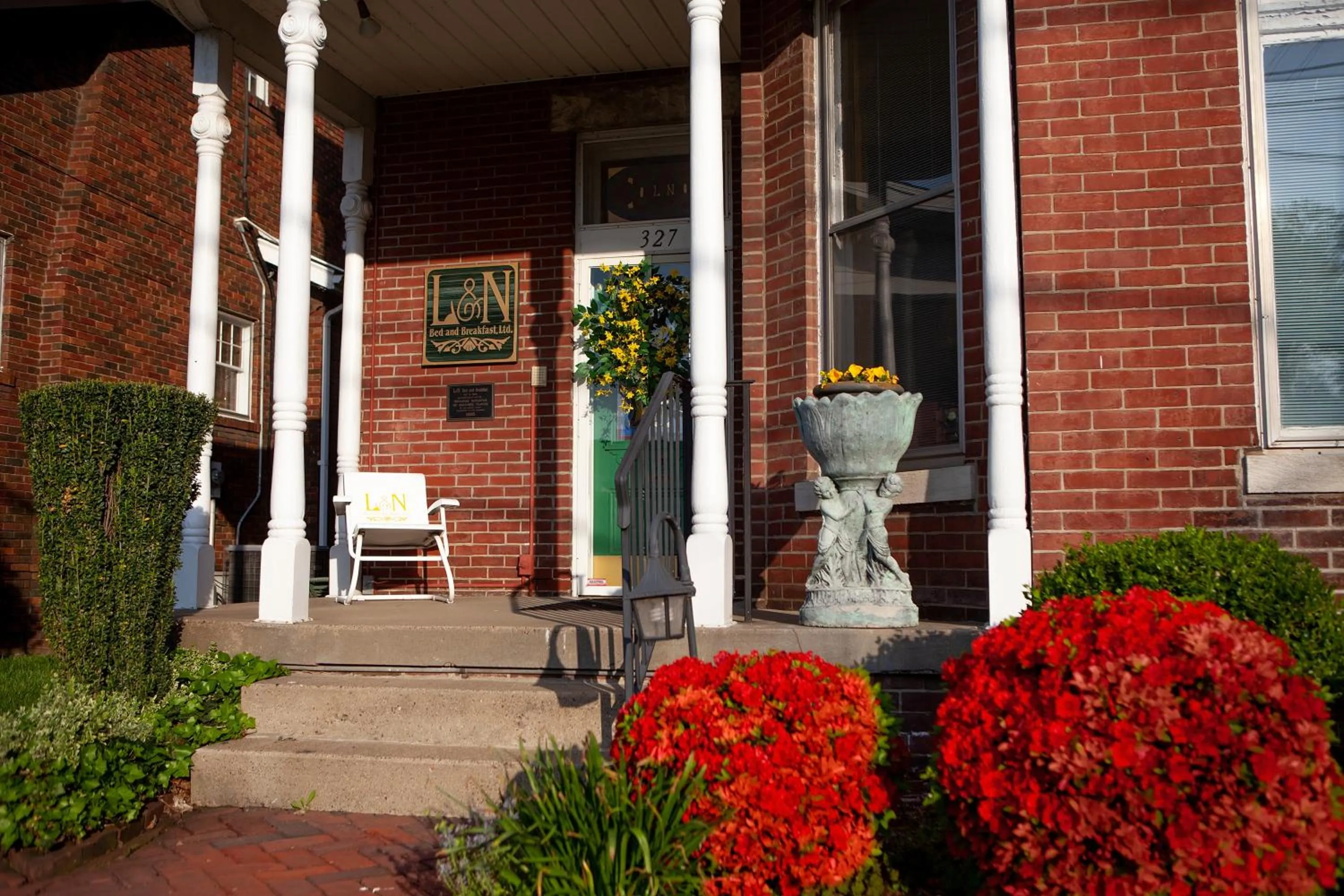 Facade/entrance in L&N Bed and Breakfast Ltd