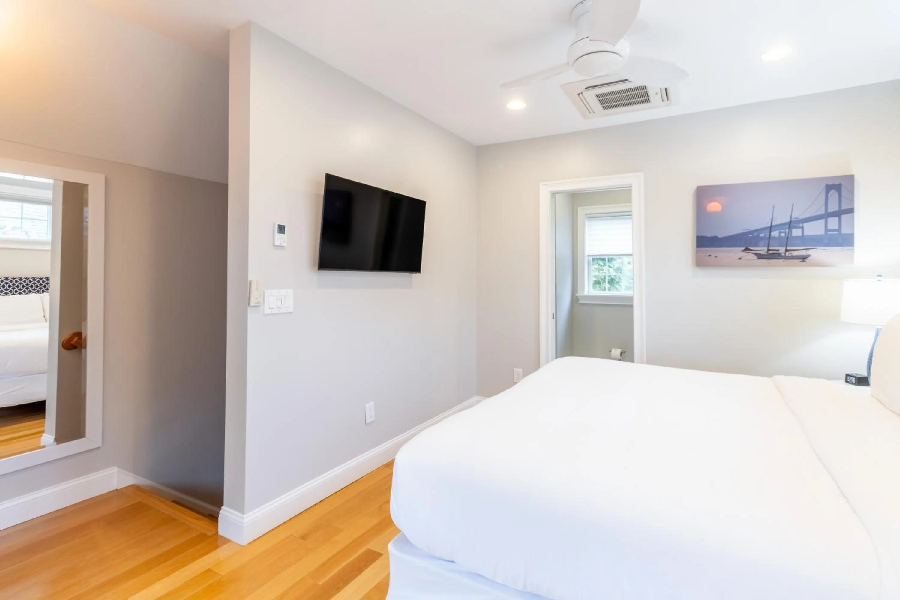 Bed in The East Island Reserve Hotel