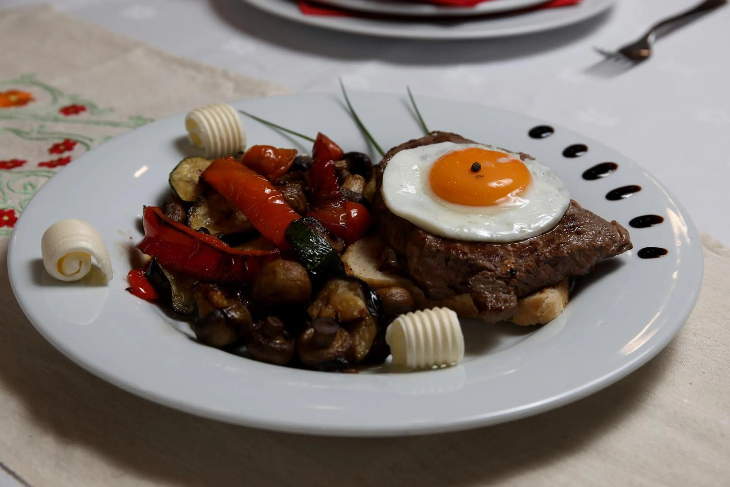 Restaurant/places to eat in Hotel Zagi