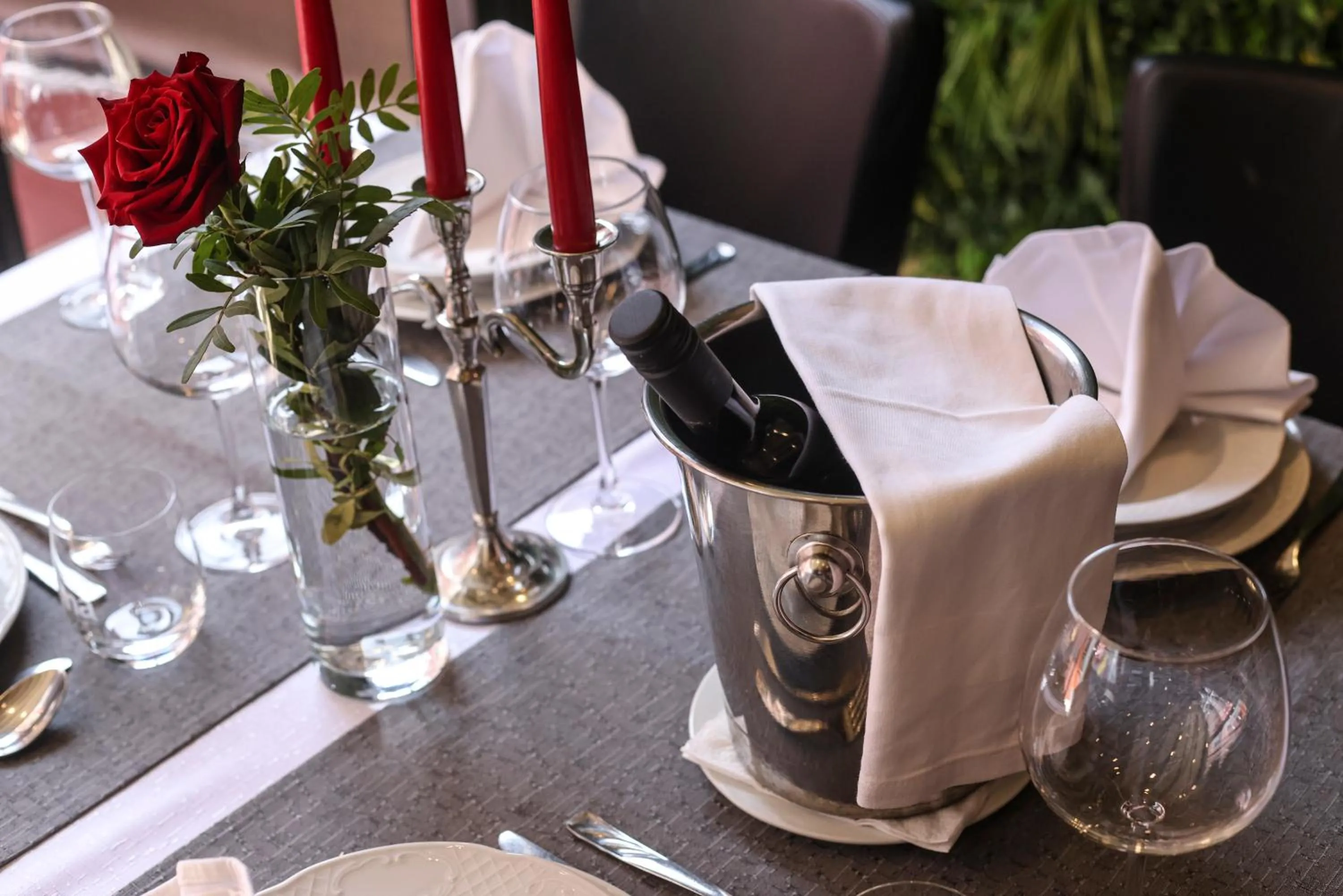 Restaurant/places to eat in Hotel Zagi