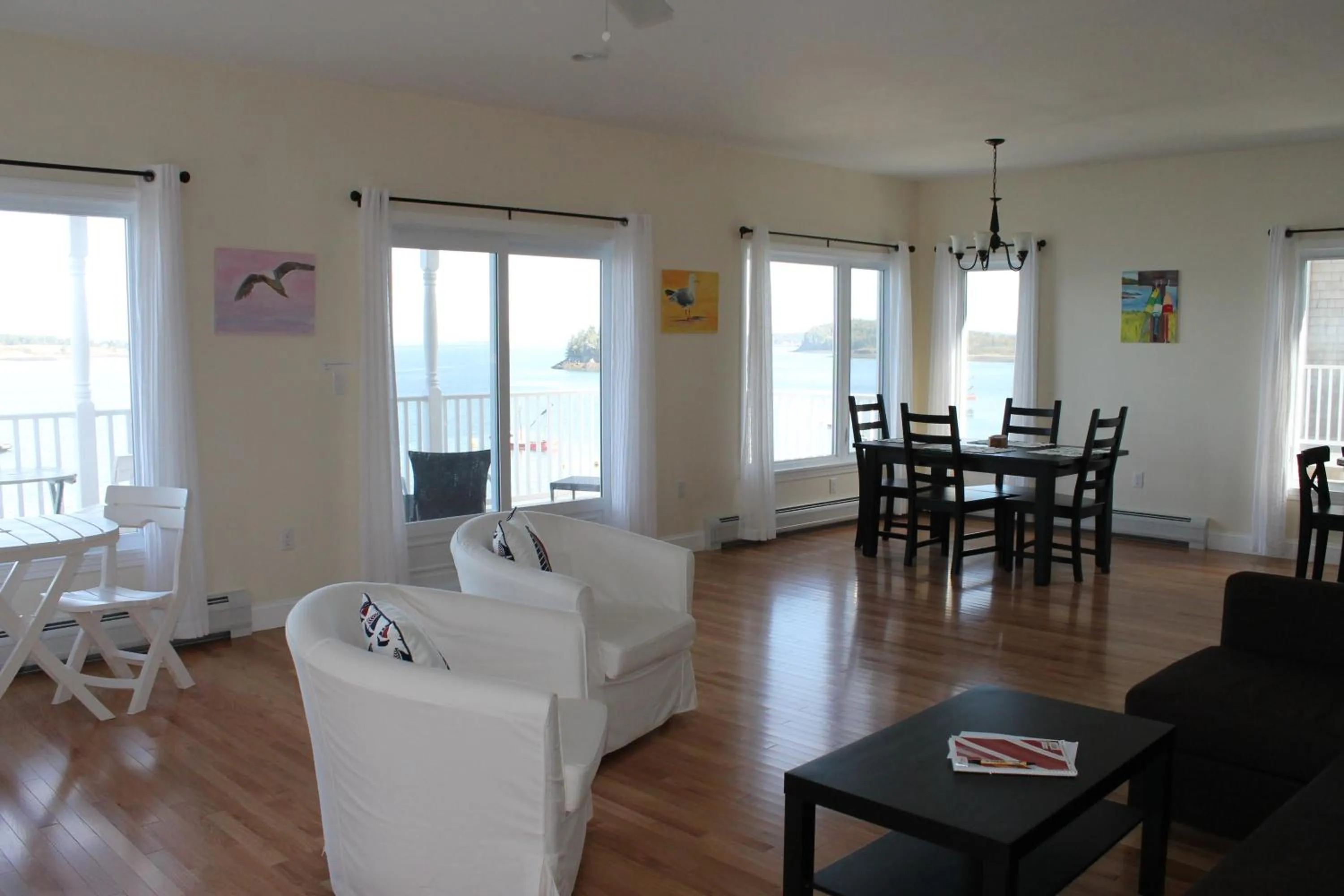 Living room in The Inn on the Wharf