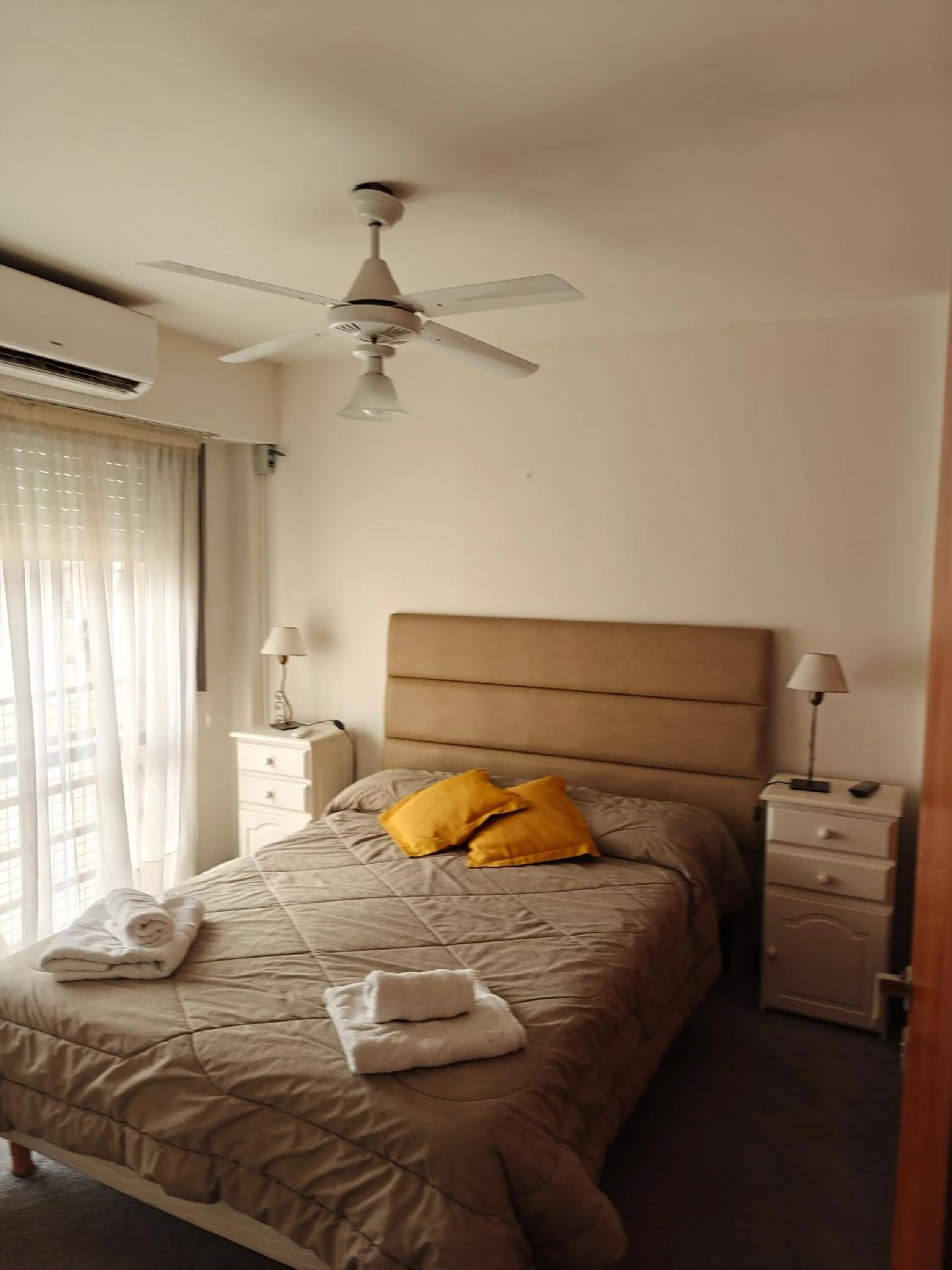 Departamento amoblado en pleno centro, con cochera
