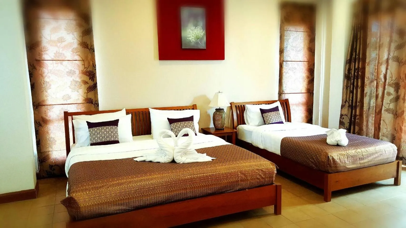 Bed in Thongsathit Hill Resort Khao Yai