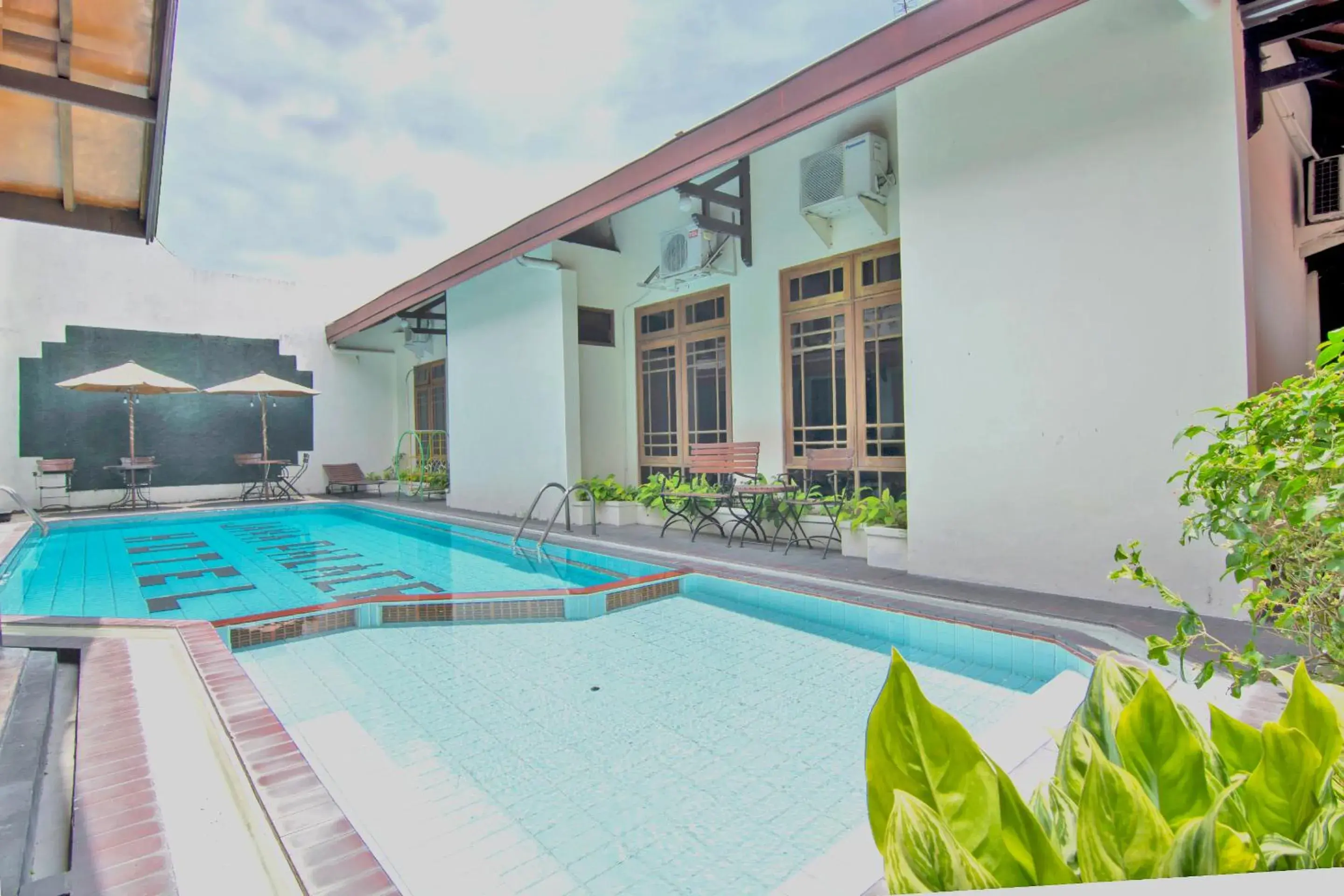 Swimming Pool in OYO 194 Hotel Sapta Gria