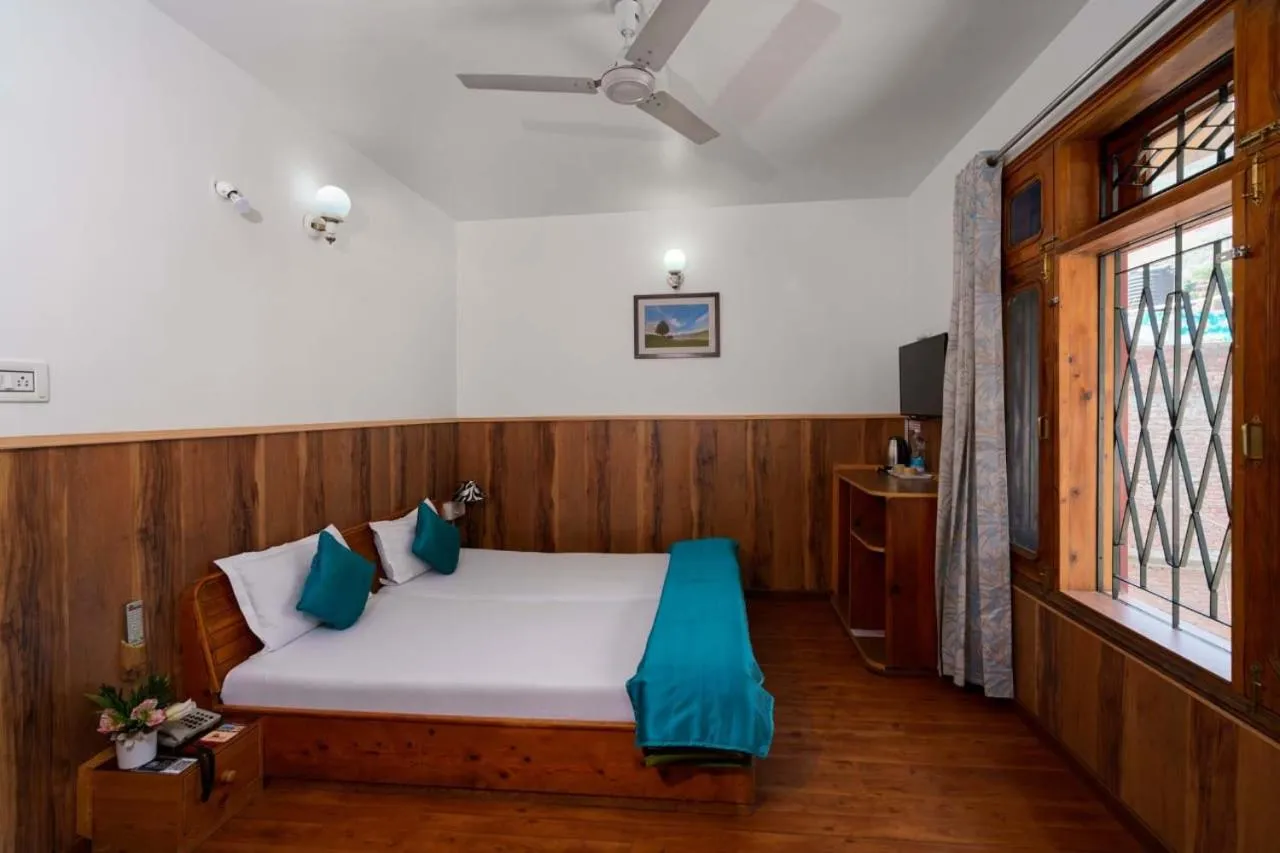 Bed in Hotel Kullu Valley