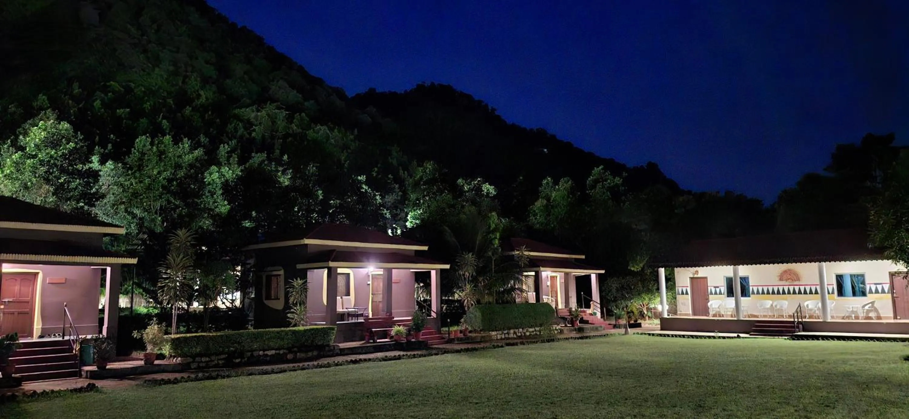 Property building in Eco Adventure Resorts Khhairabera