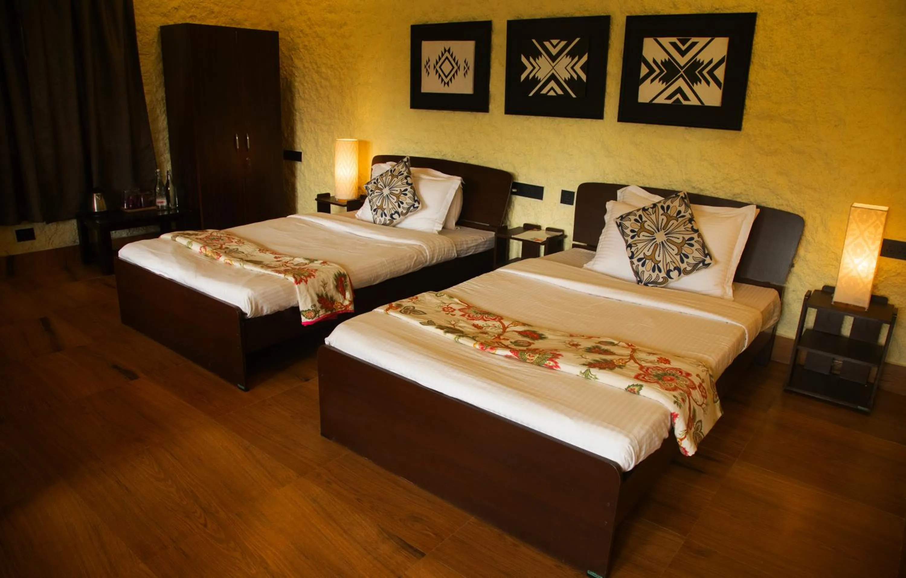 Bed in Eco Adventure Resorts Khhairabera