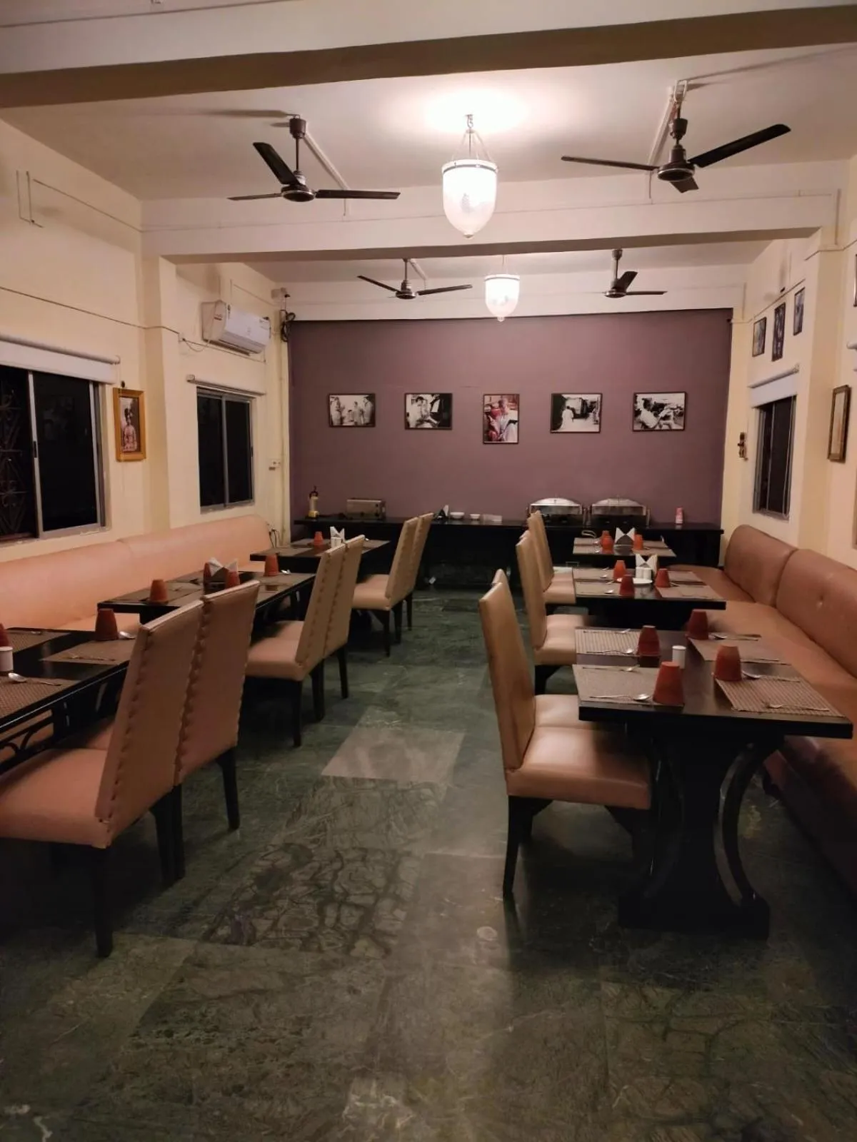 Restaurant/places to eat in Eco Adventure Resorts Khhairabera