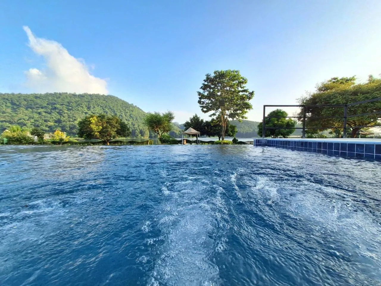 Swimming pool in Eco Adventure Resorts Khhairabera