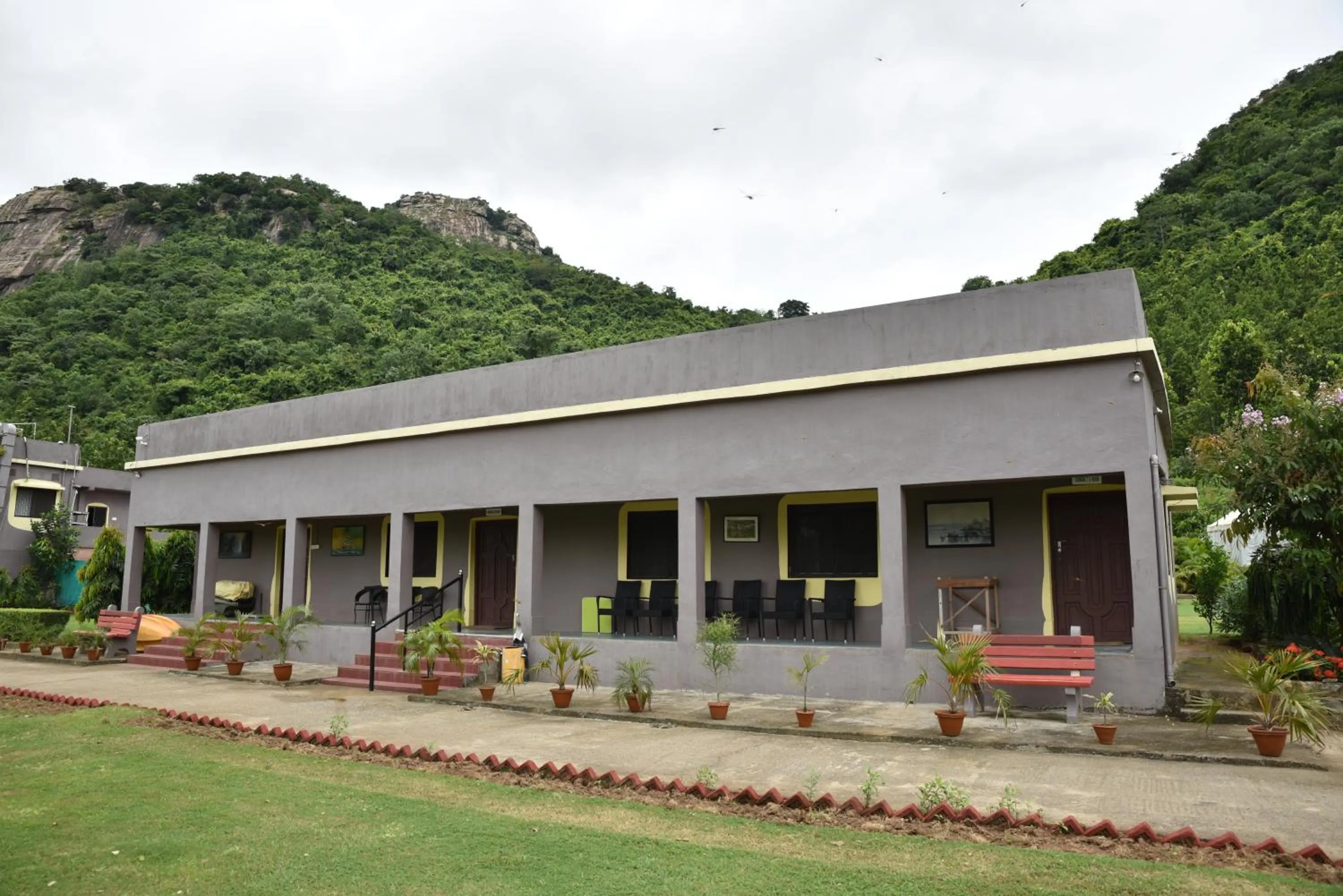 Restaurant/places to eat in Eco Adventure Resorts Khhairabera