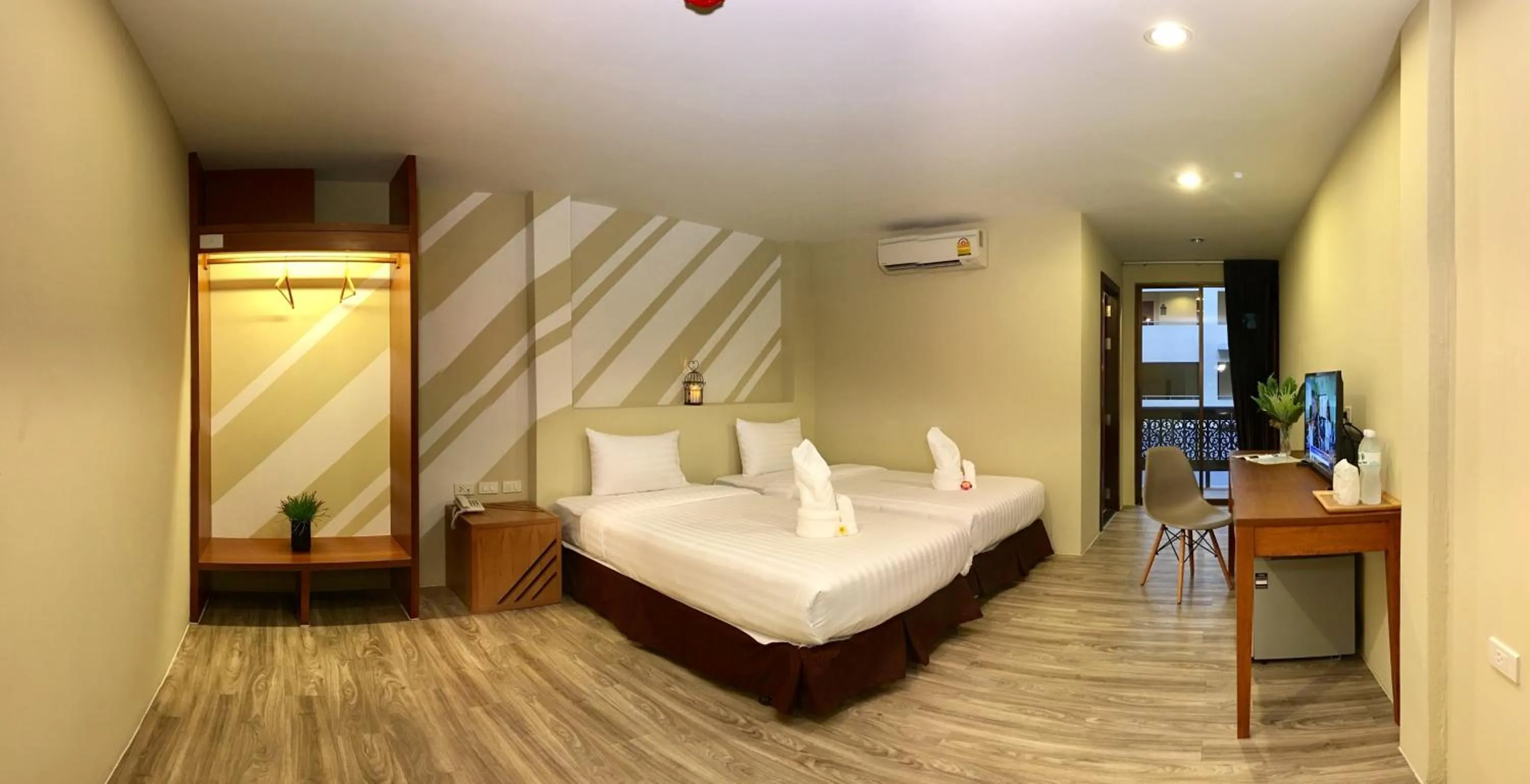 Photo of the whole room, Bed in The Pat Hotel