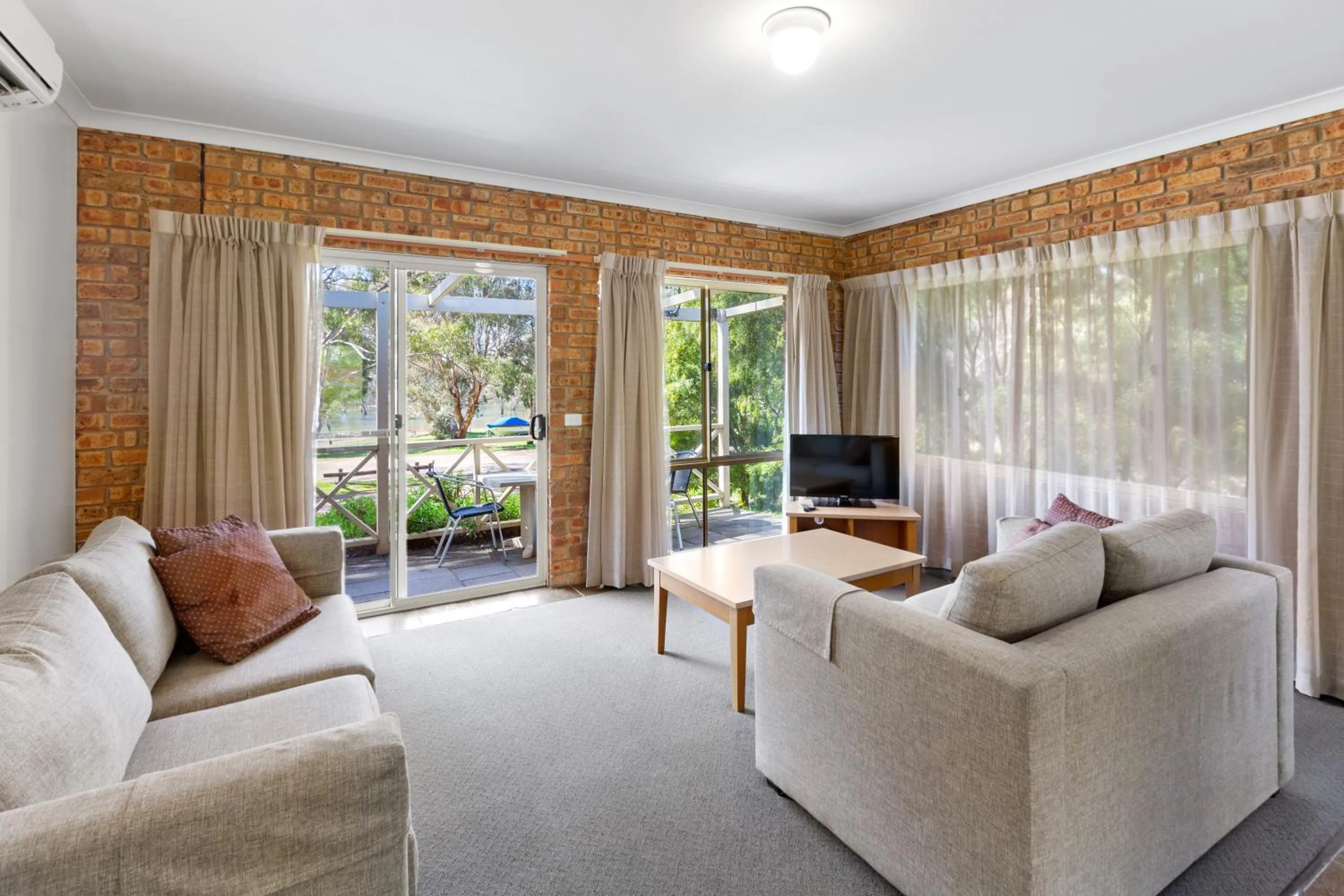 Seating area in Mansfield Country Resort