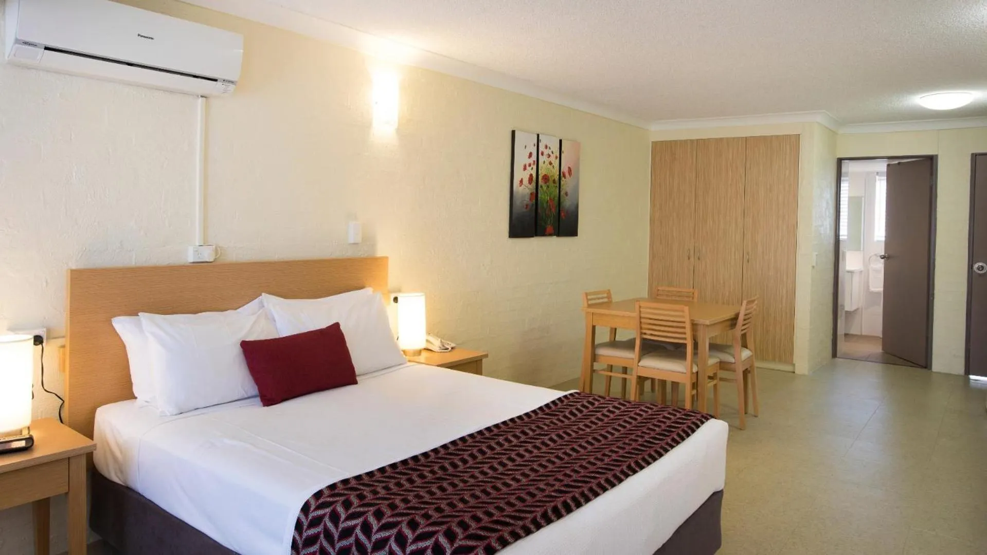 Bed in Don Pancho Beach Resort