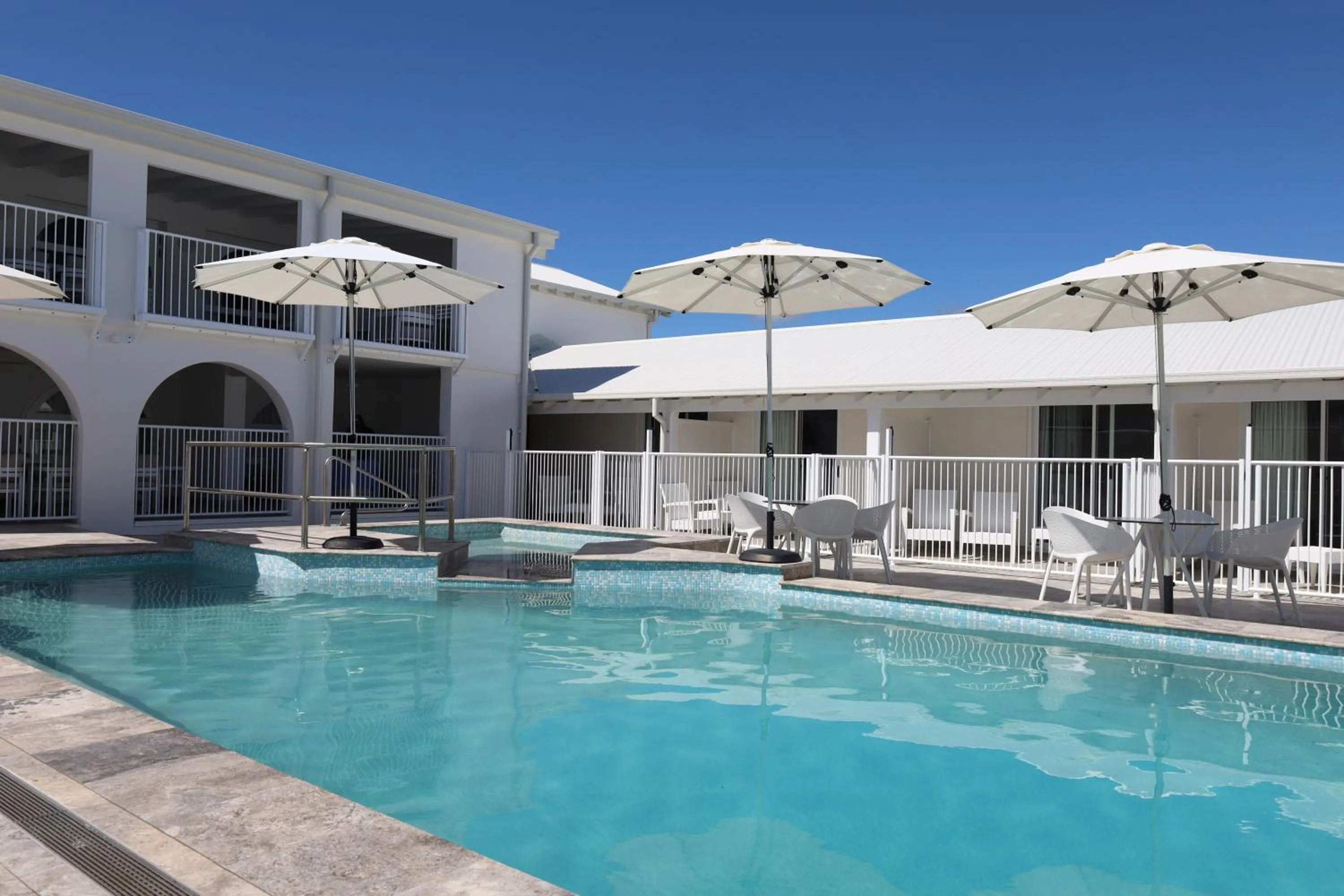 Swimming pool in Don Pancho Beach Resort
