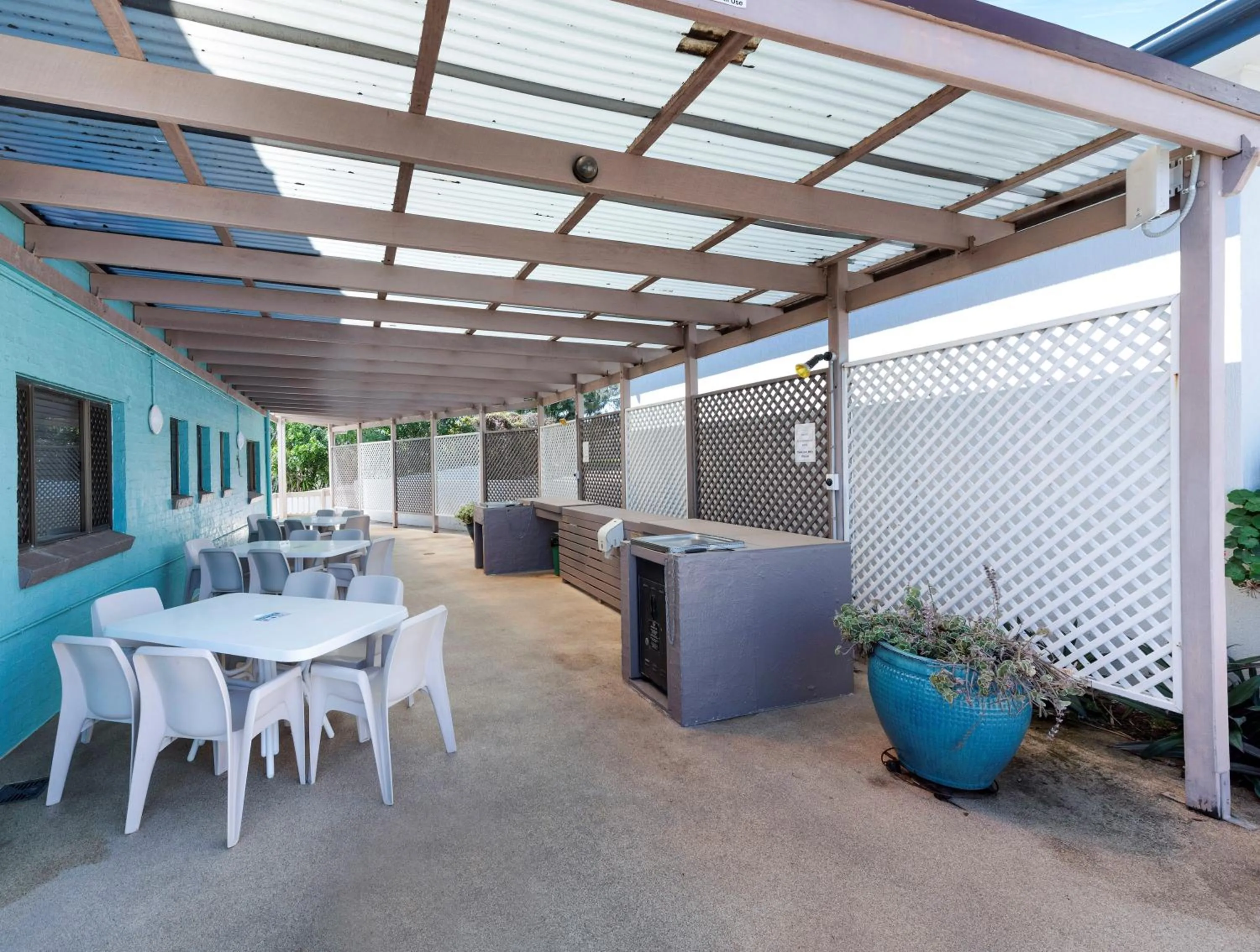 BBQ facilities in Don Pancho Beach Resort