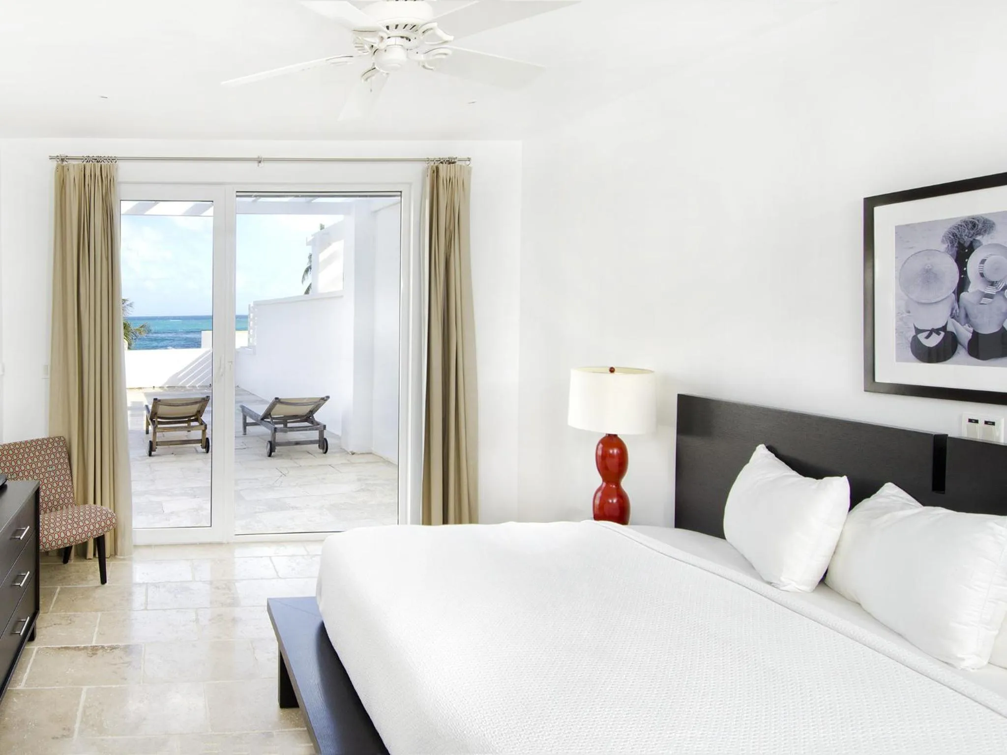 Bedroom, Bed in Coral Beach Club Villas & Marina