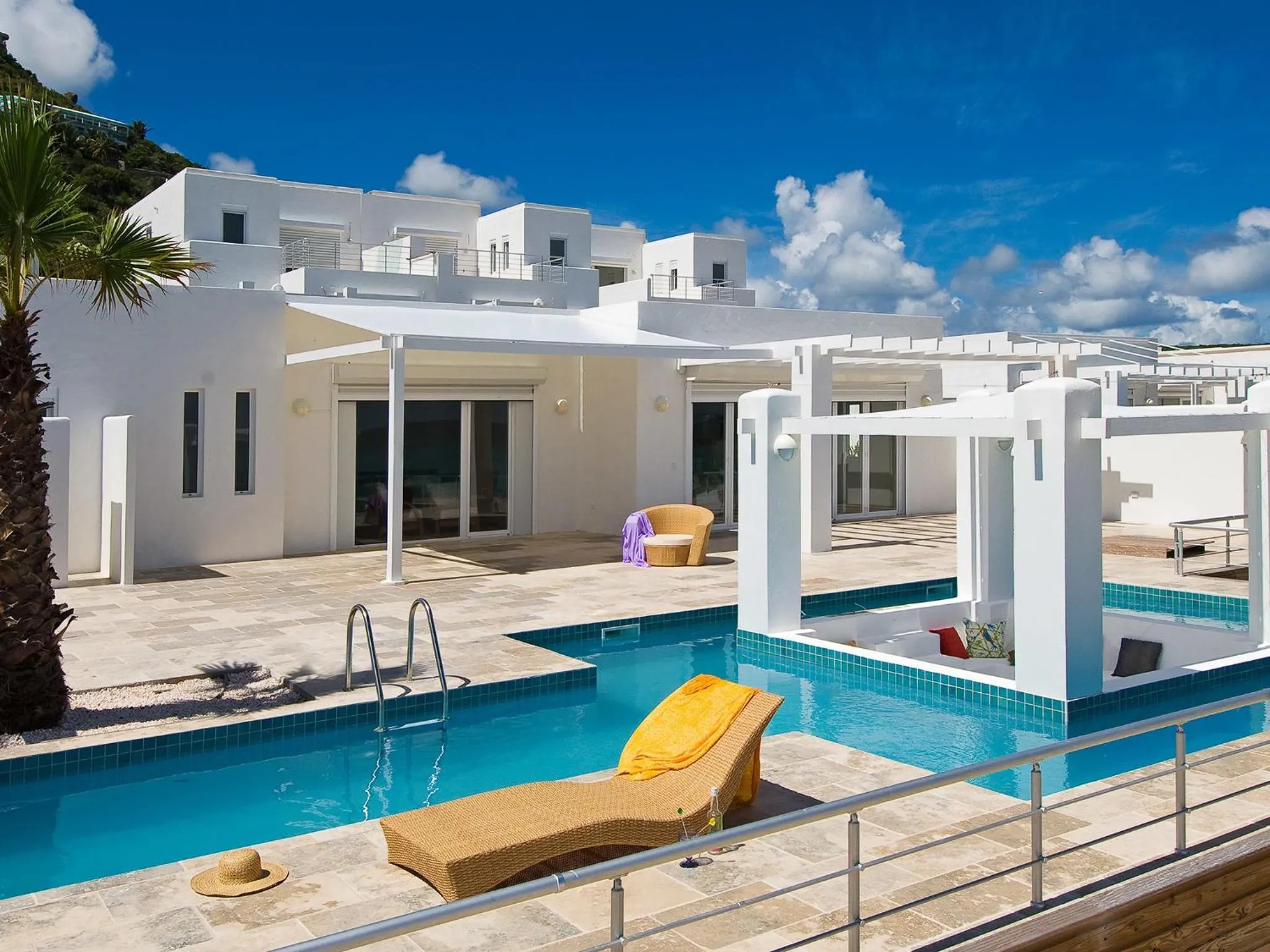Balcony/Terrace in Coral Beach Club Villas & Marina