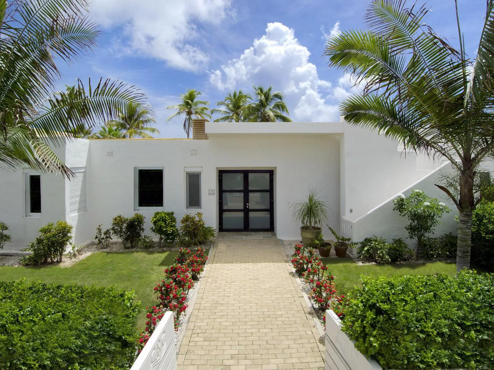 Property building in Coral Beach Club Villas & Marina