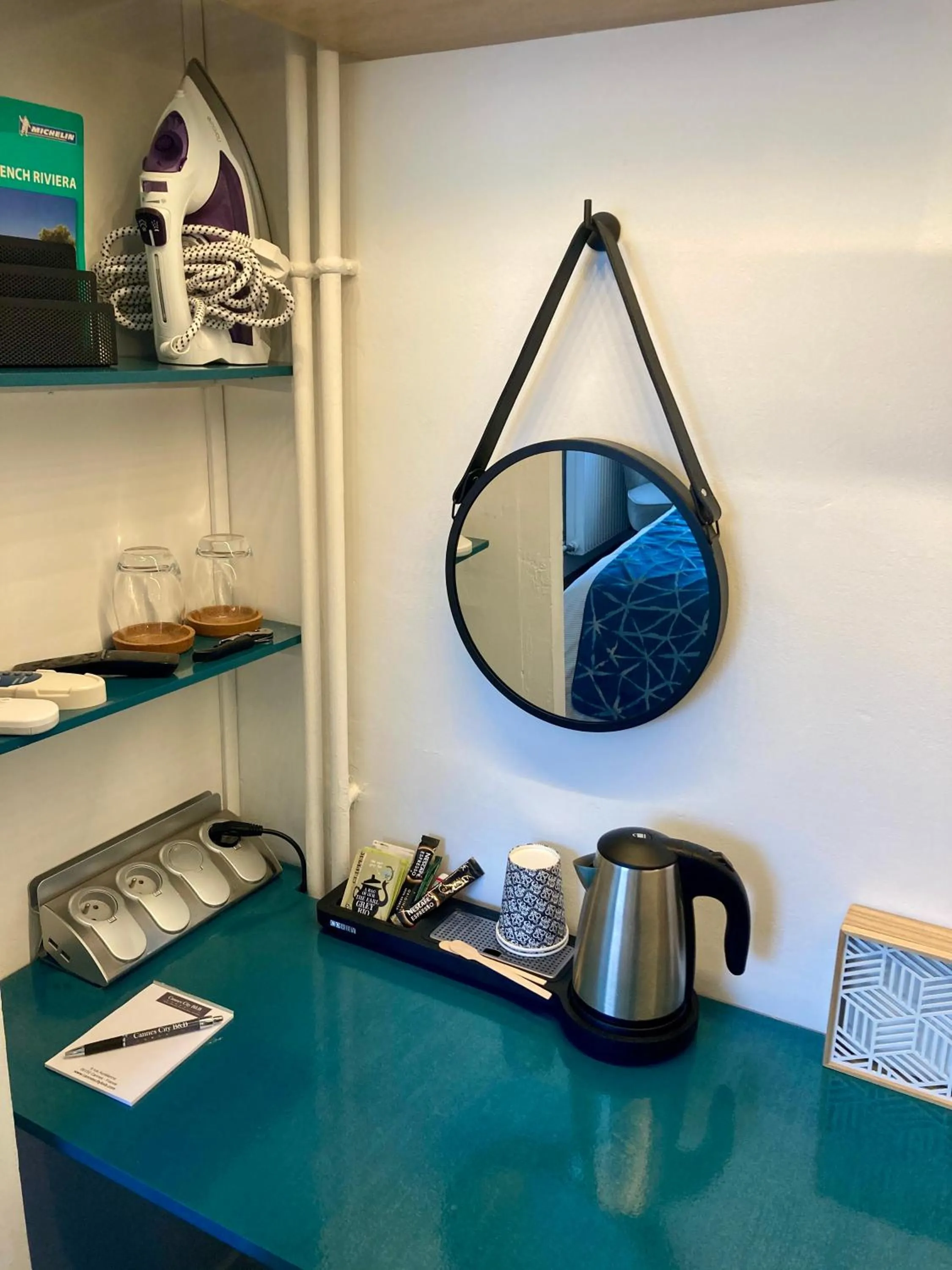 Coffee/tea facilities in Cannes City B&B