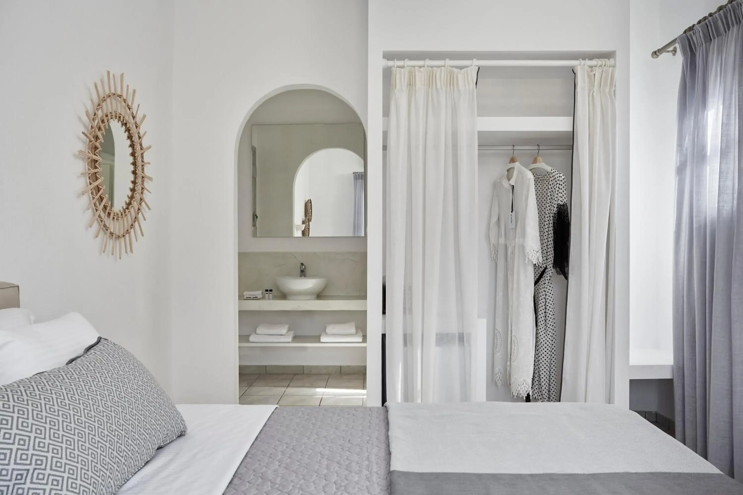 Bathroom, Bed in Mrs. Armelina by Mr&Mrs White Hotels Bathroom, Bed in Mrs. Armelina by Mr&Mrs White Hotels