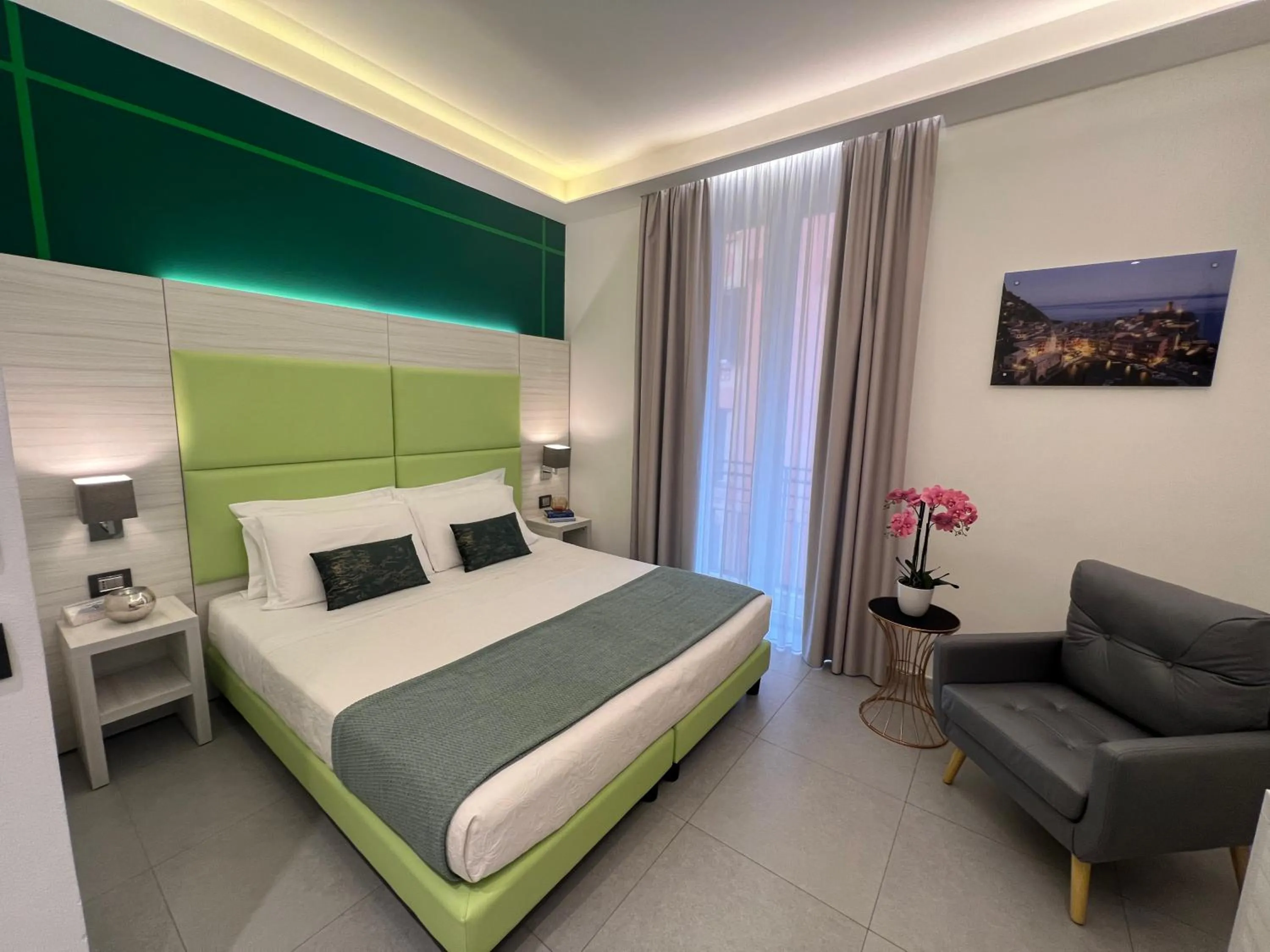 Bed in Cinqueterre Behind