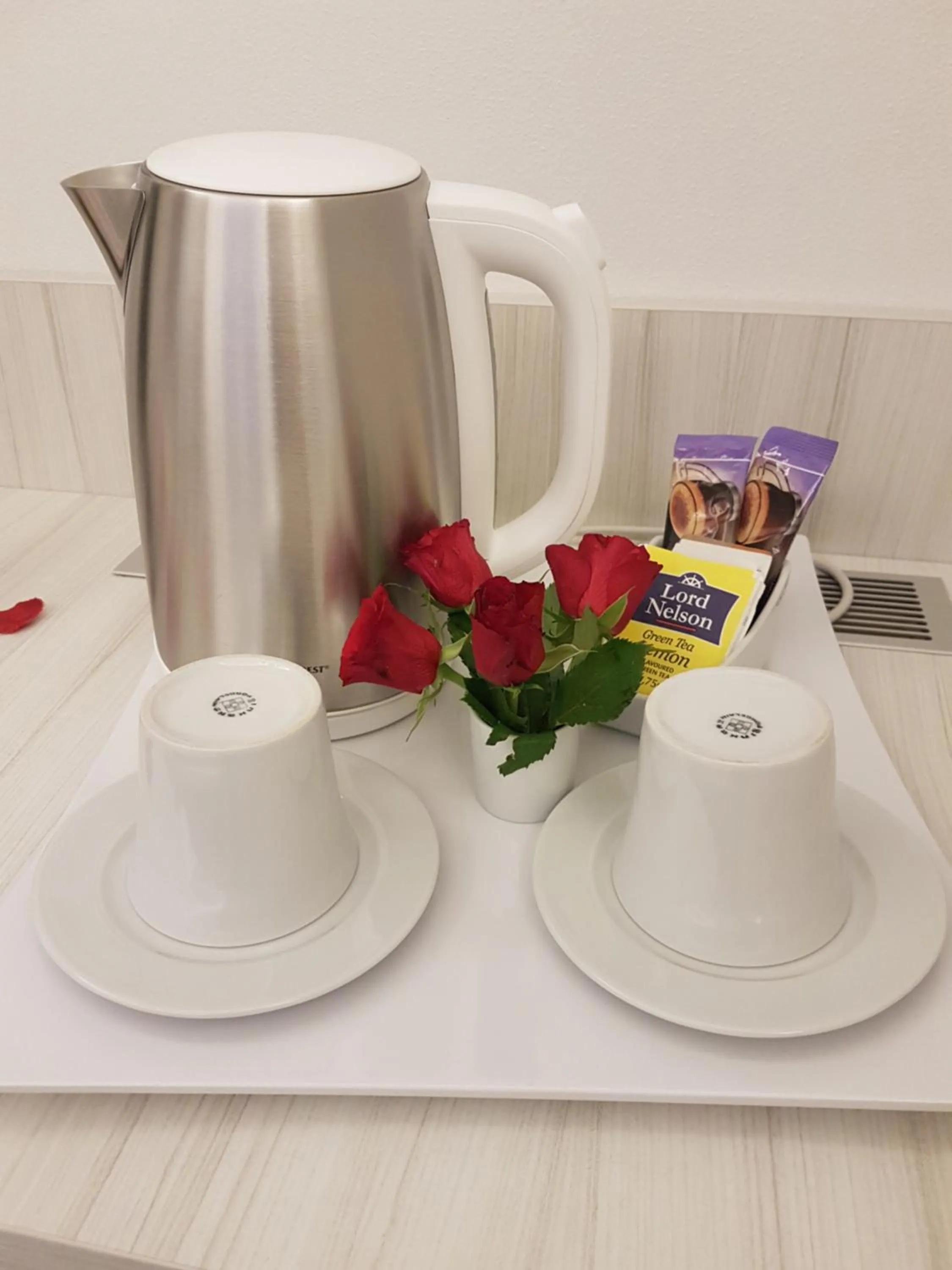 Coffee/tea facilities in Cinqueterre Behind