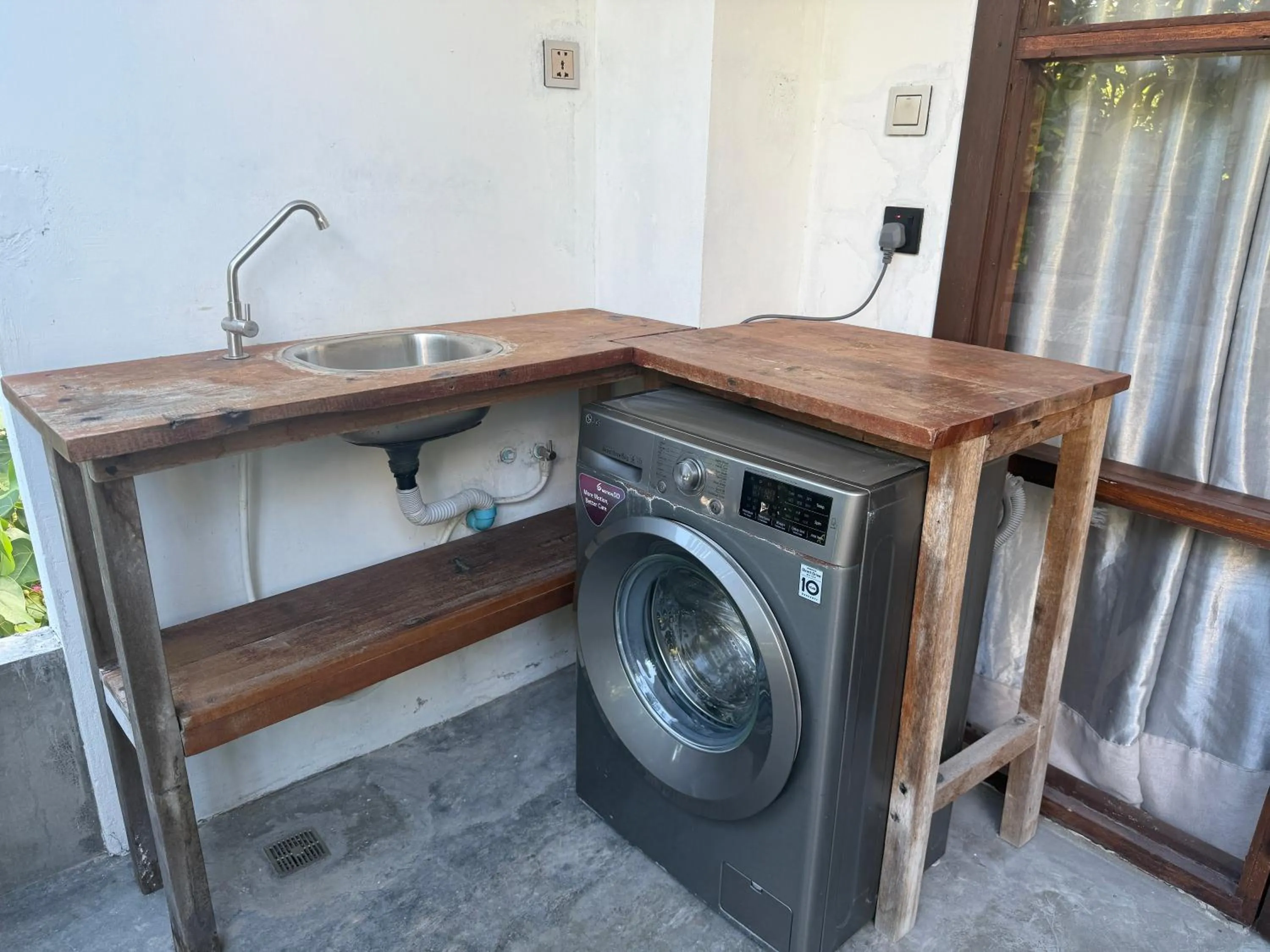washing machine in West Sands