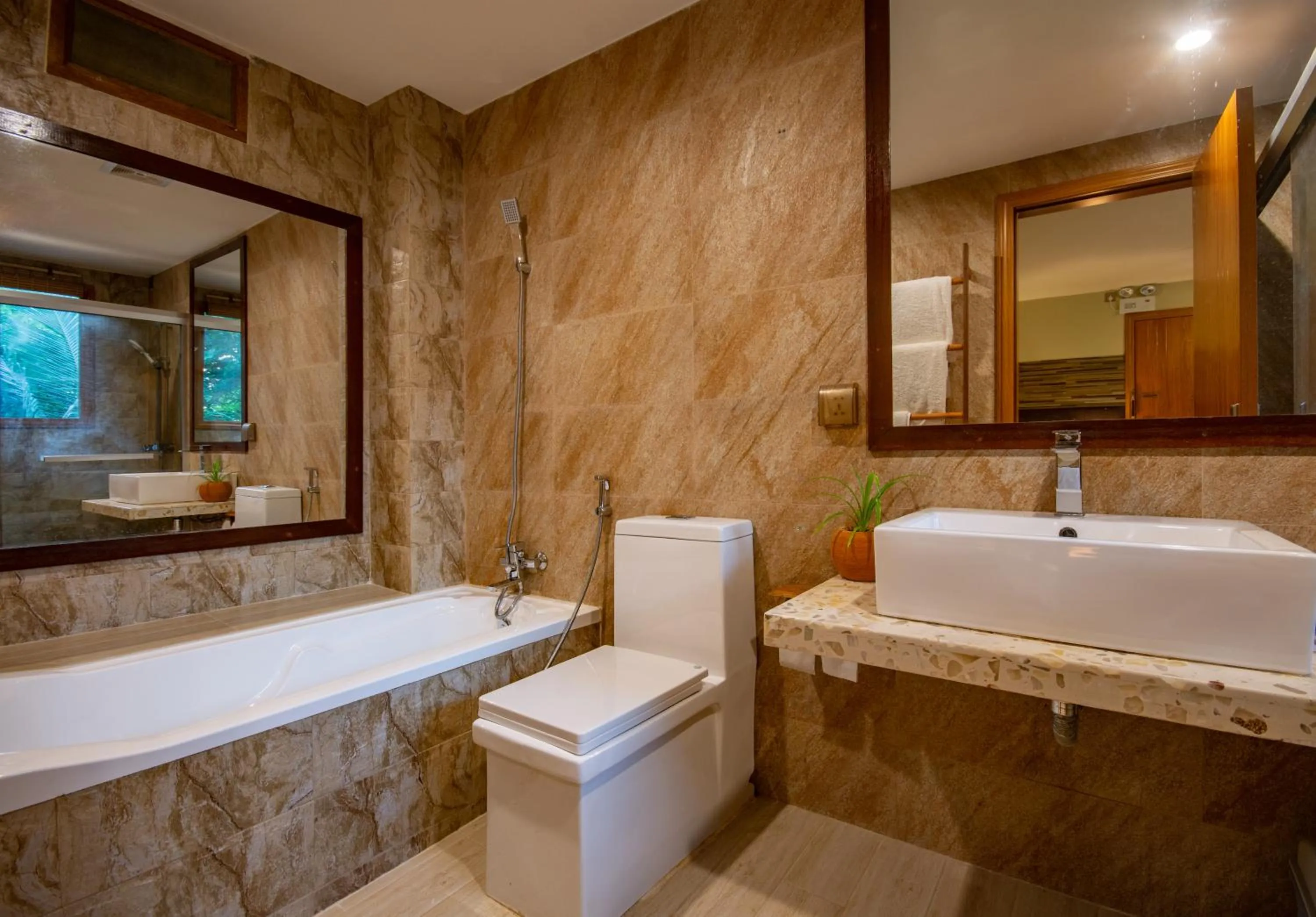 Toilet in West Sands