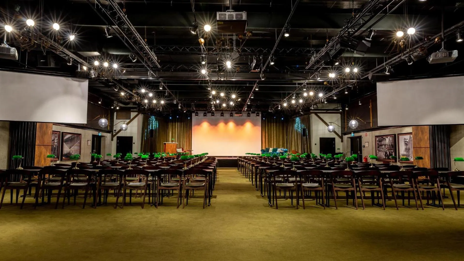 Meeting/conference room in Steam Hotel