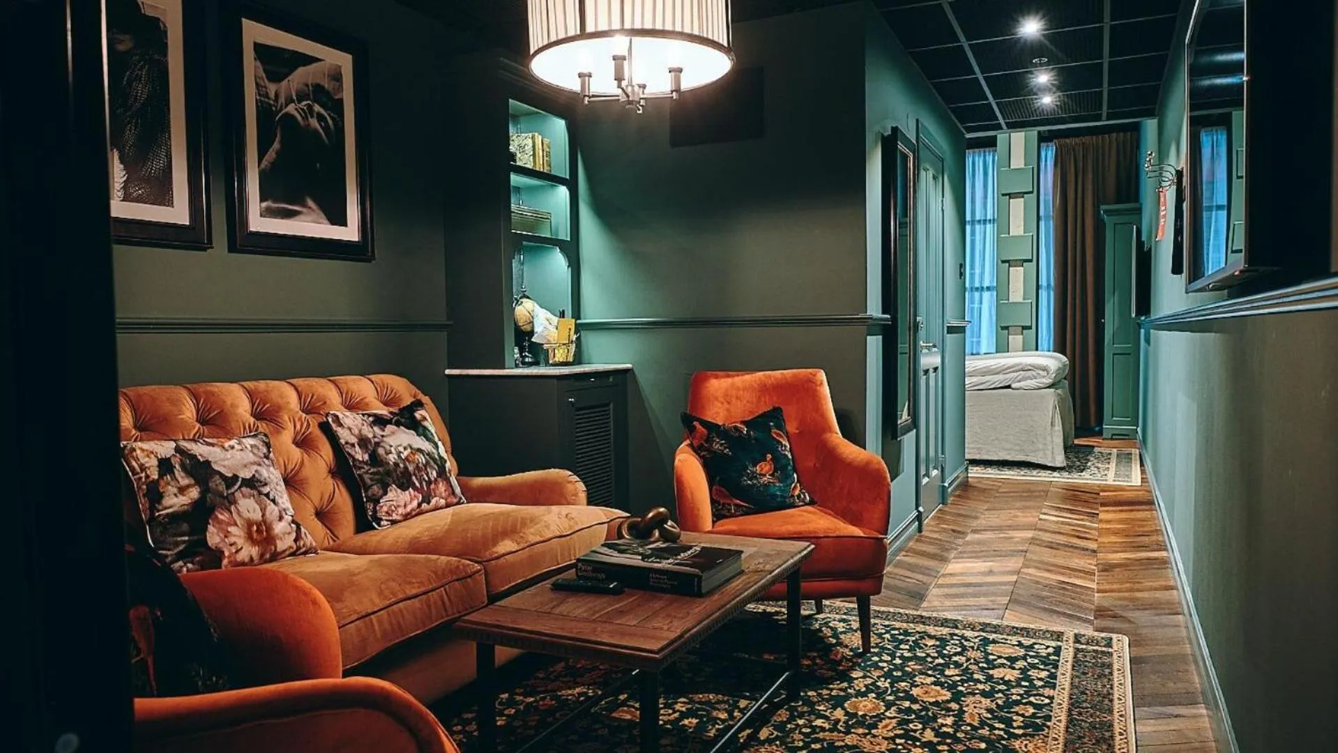 Photo of the whole room in Steam Hotel