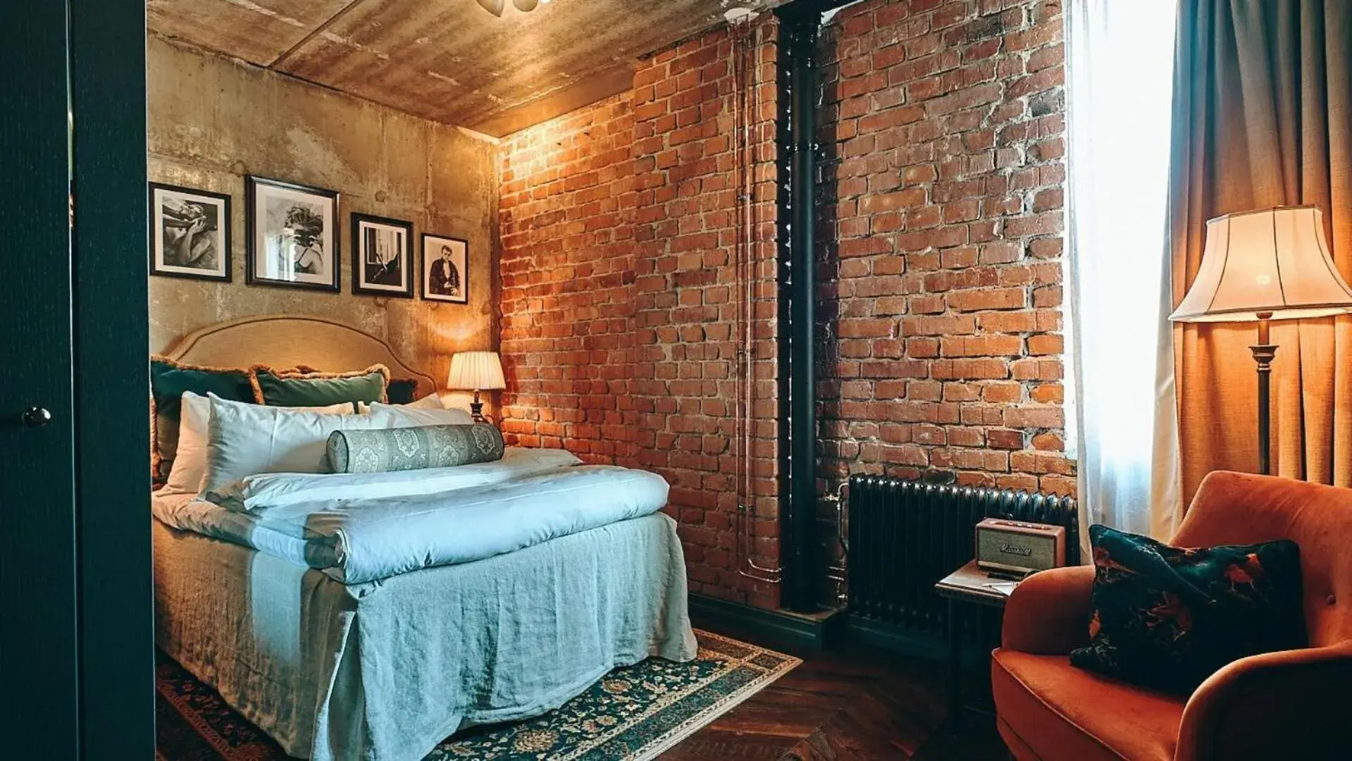 Photo of the whole room, Bed in Steam Hotel Photo of the whole room, Bed in Steam Hotel