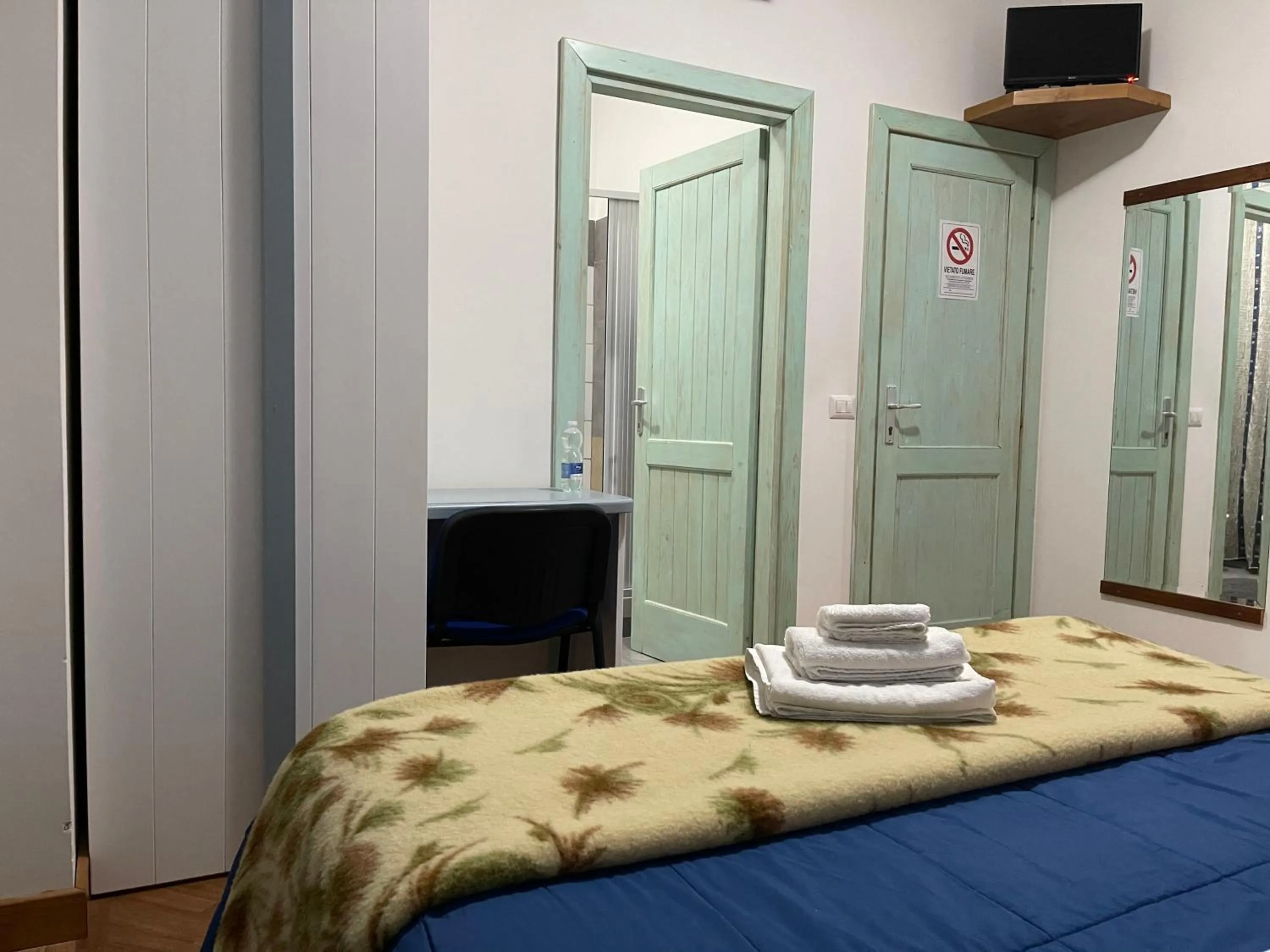 Photo of the whole room, Bed in B&B Le Ginestre