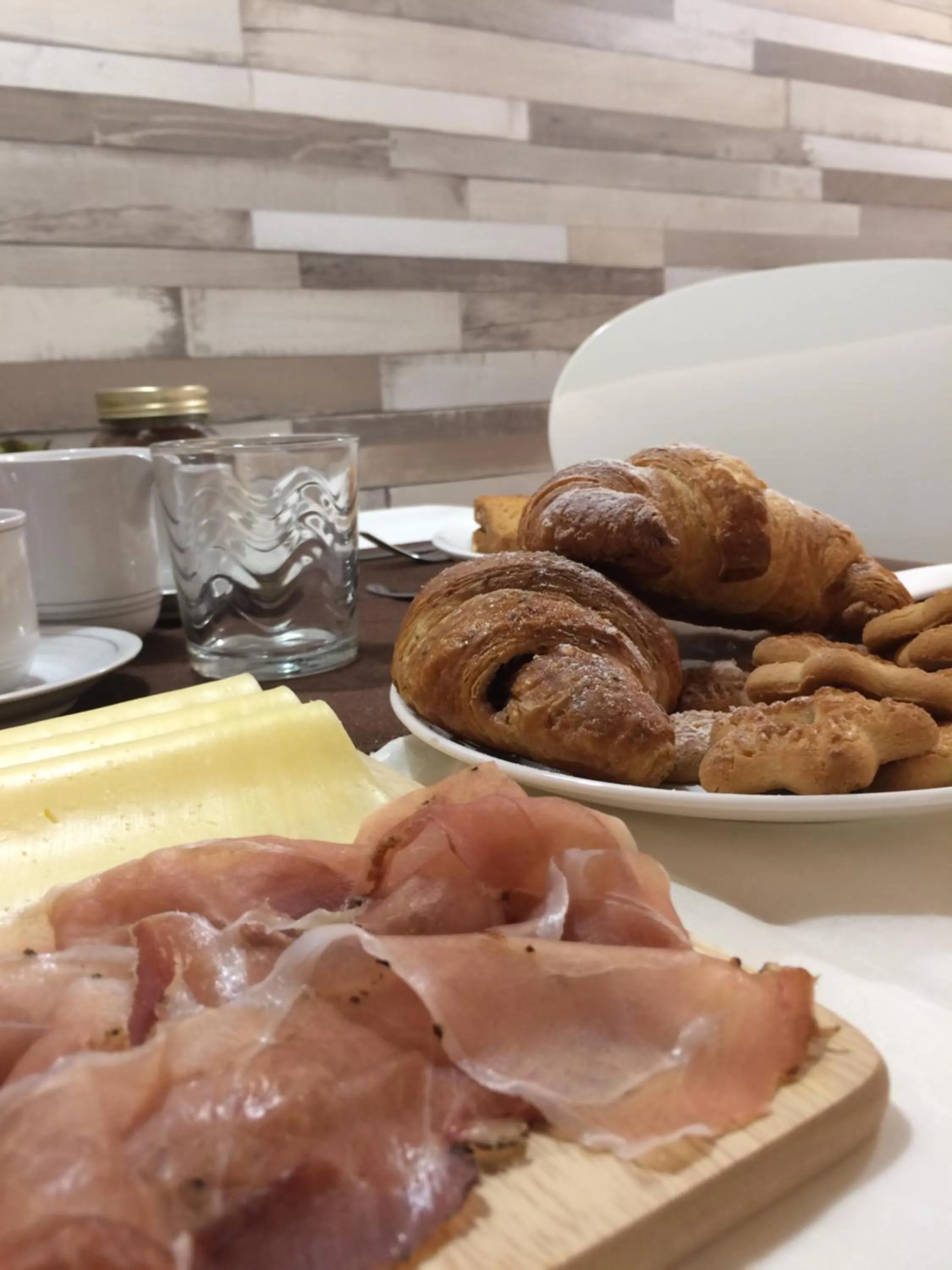 Buffet breakfast in Dolce Notte