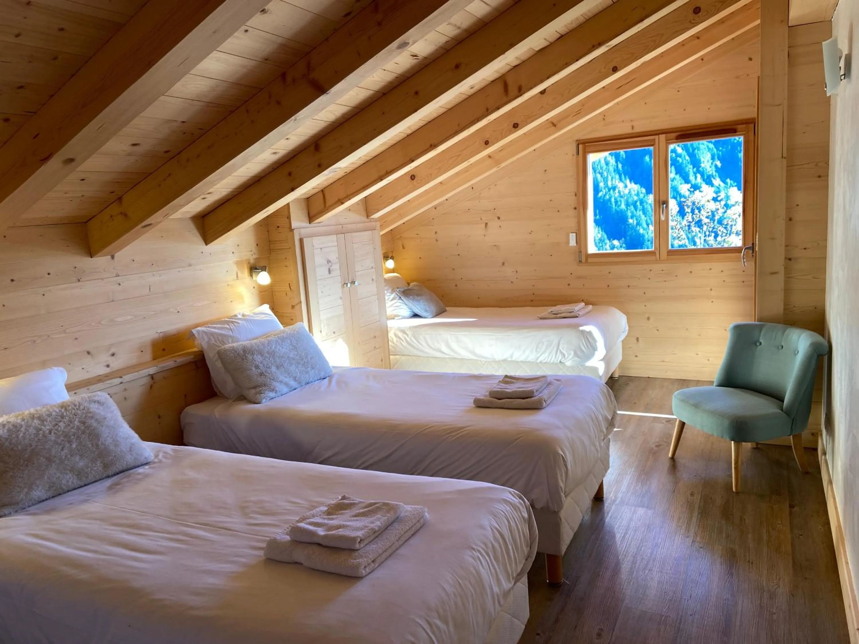 Photo of the whole room, Bed in Chalet Soleya