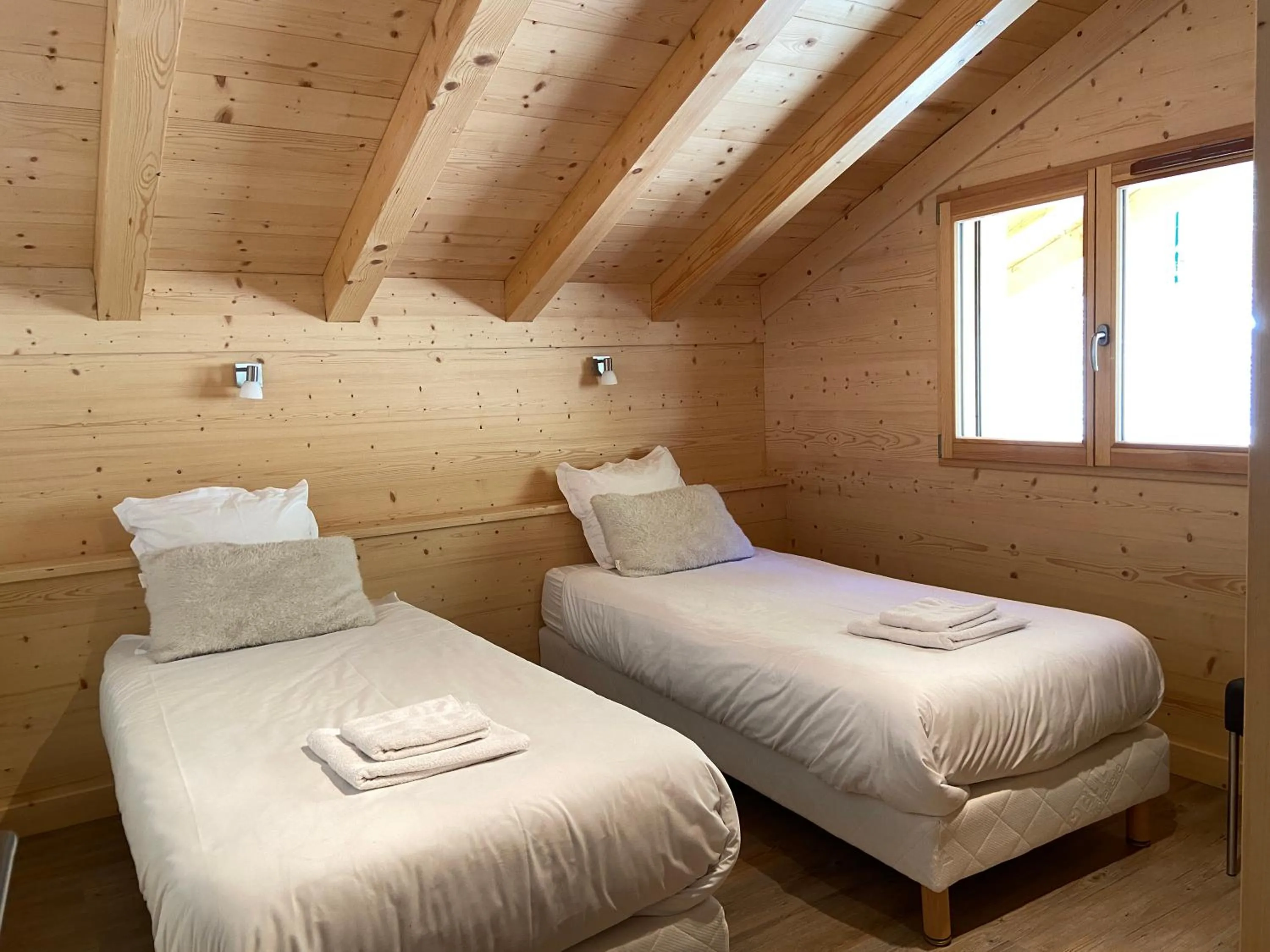 Photo of the whole room, Bed in Chalet Soleya