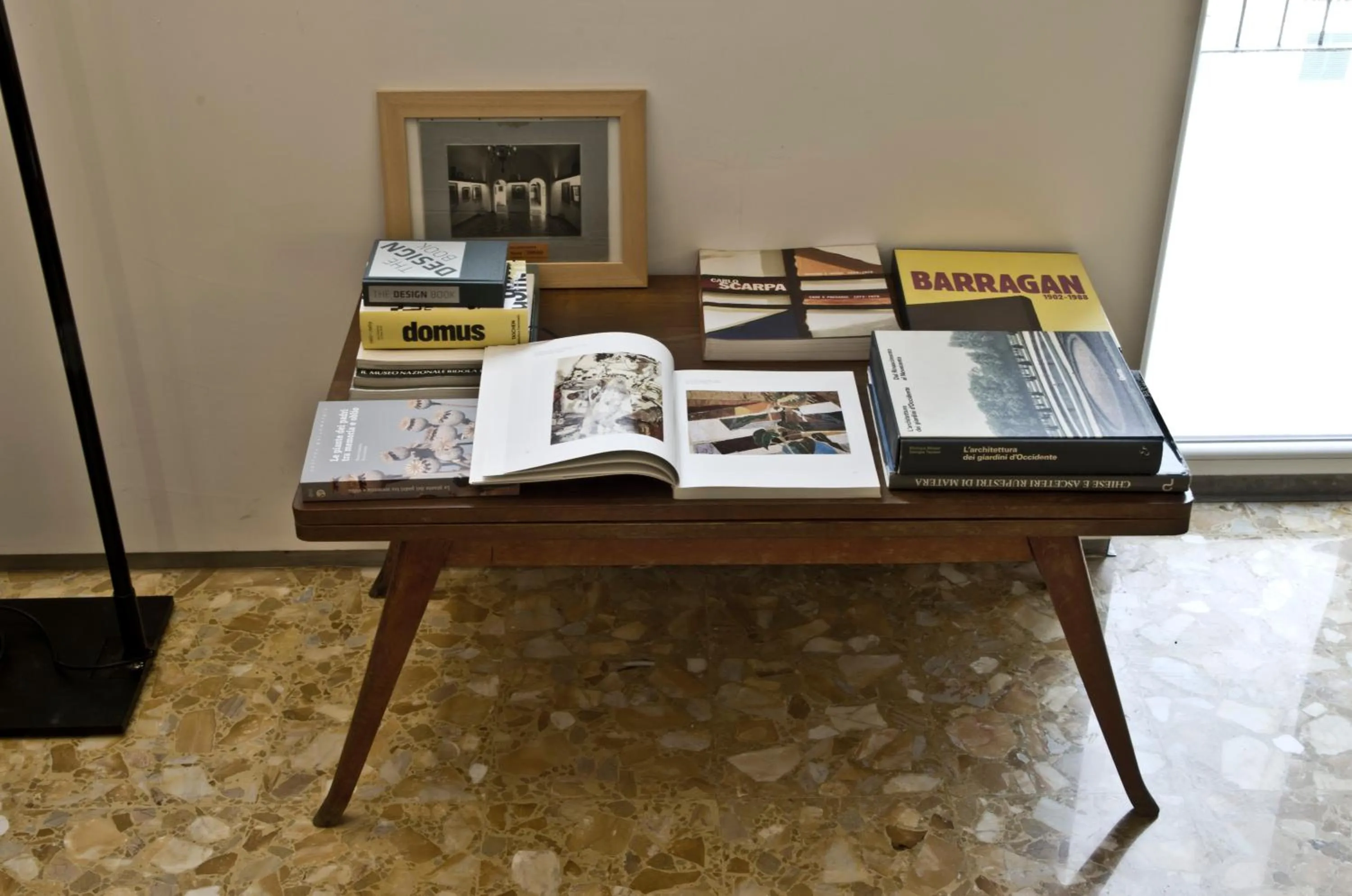 Communal lounge/ TV room in Limen Matera Guesthouse