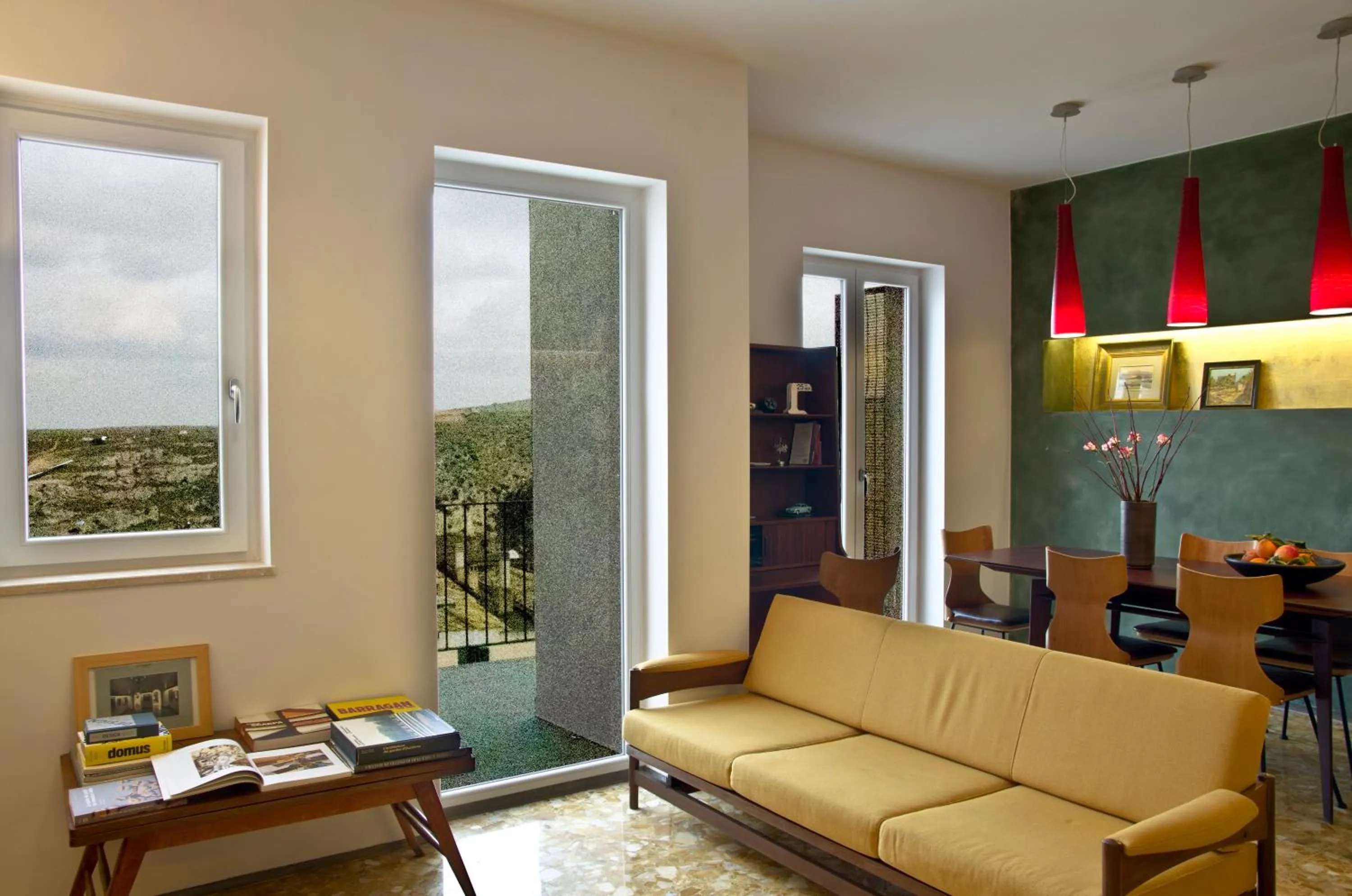 Communal lounge/ TV room in Limen Matera Guesthouse