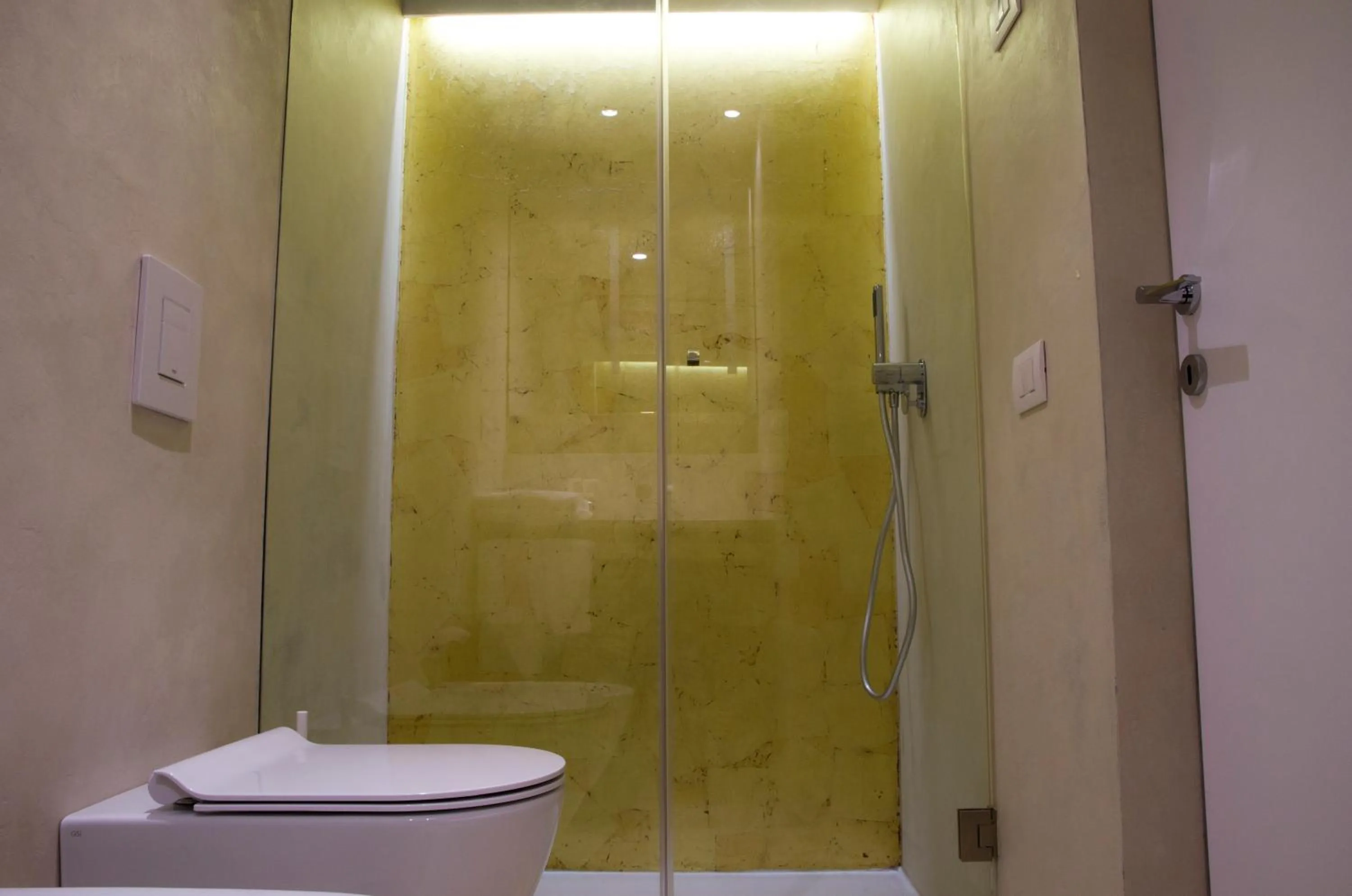 Shower in Limen Matera Guesthouse