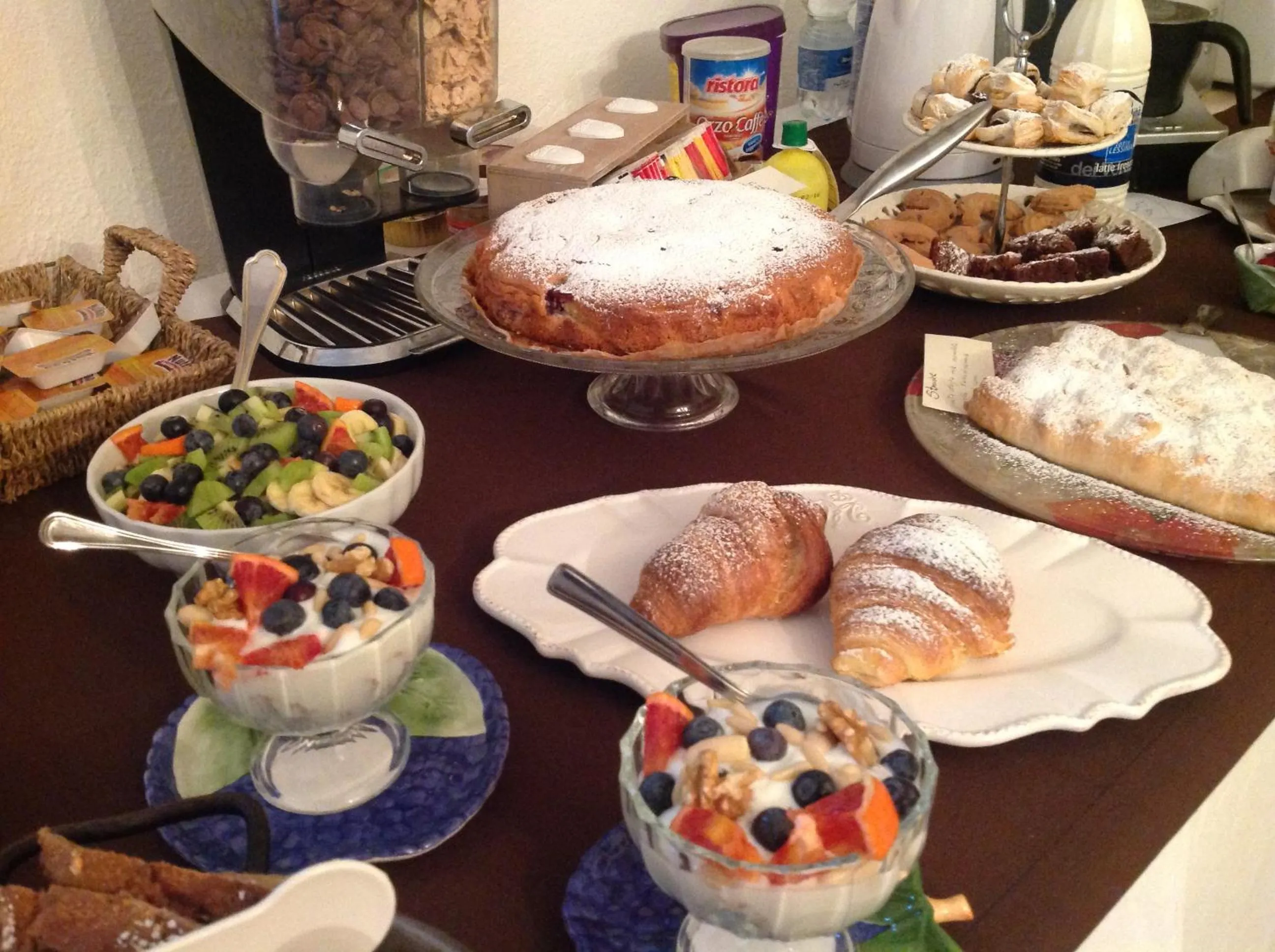 Buffet breakfast in Agriturismo B&B Le Casette sul Garda