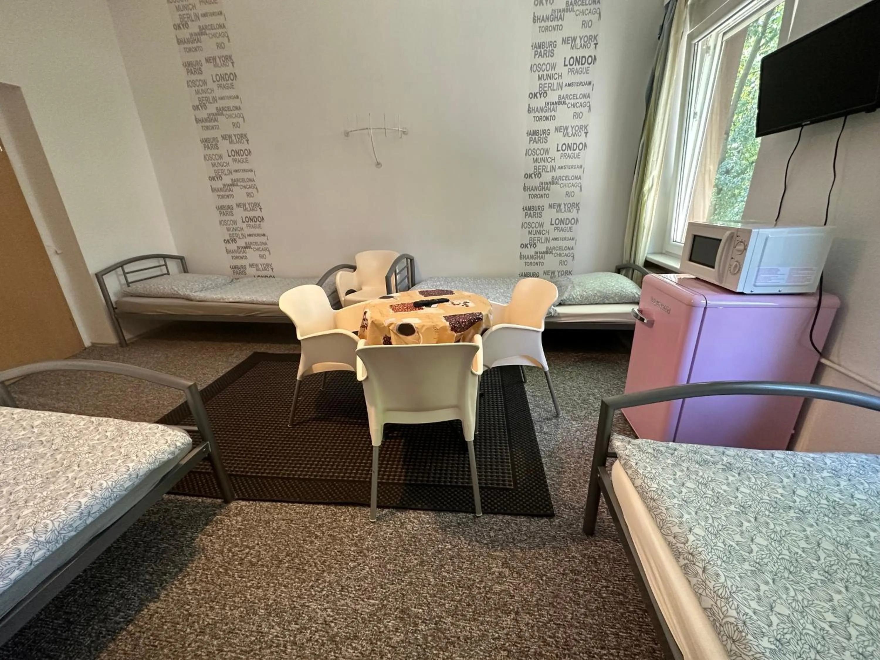 Photo of the whole room, Bed in Bigus